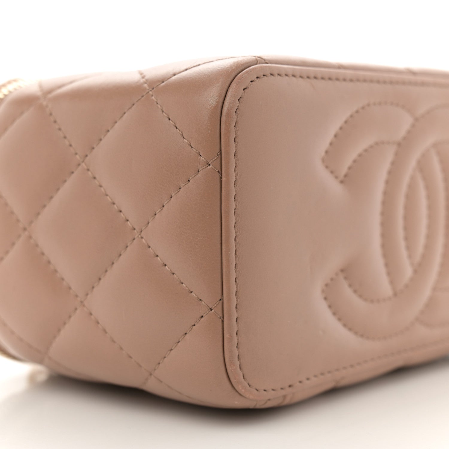 Lambskin Quilted Small Pillow Crush Vanity Case With Chain Beige