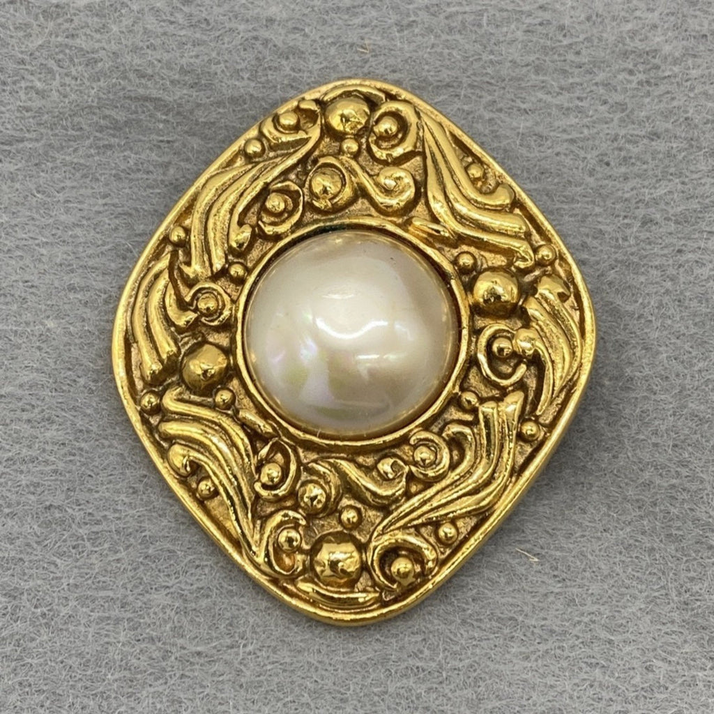 Brooch Metal with Pearl