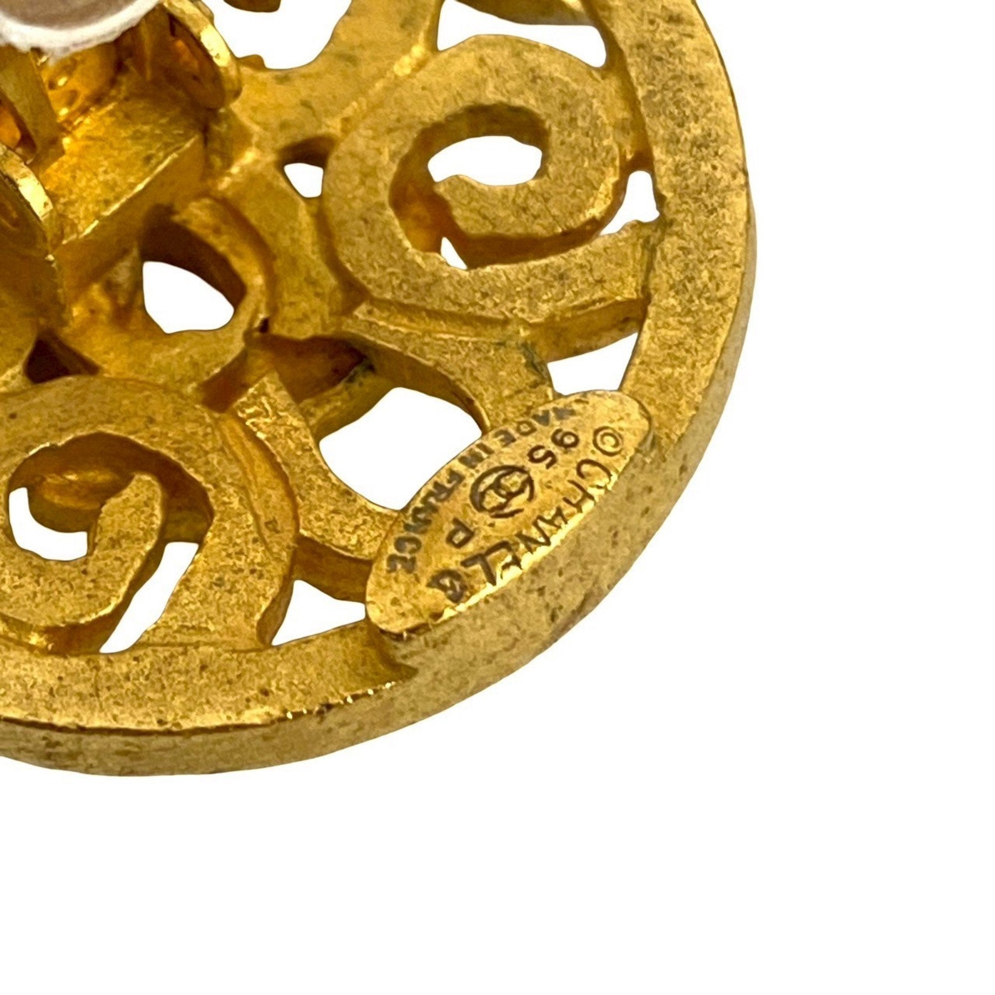CC Logo Clip-On Earrings Metal Gold-Tone Metal