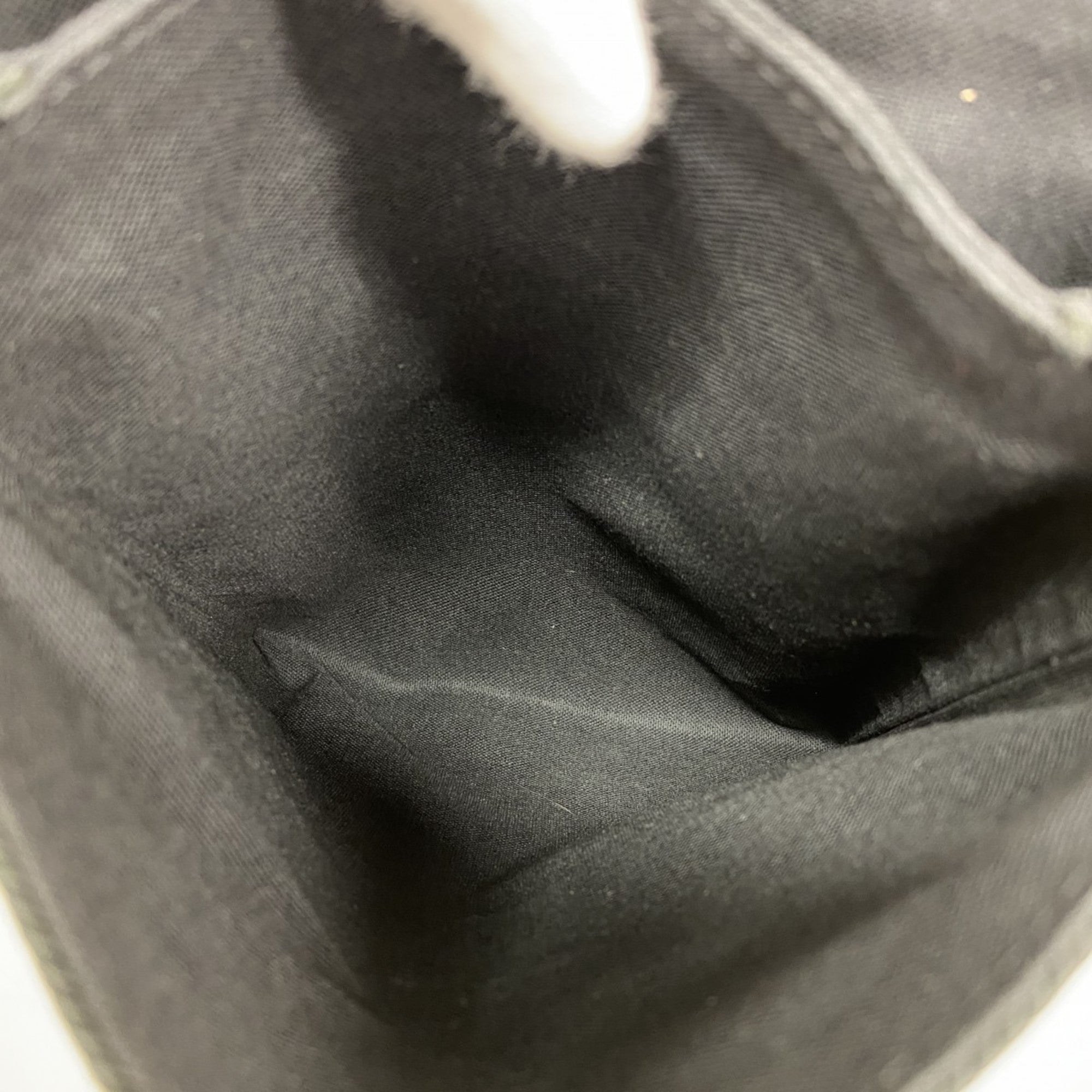 Yaranga Messenger Bag Taiga Leather Medium