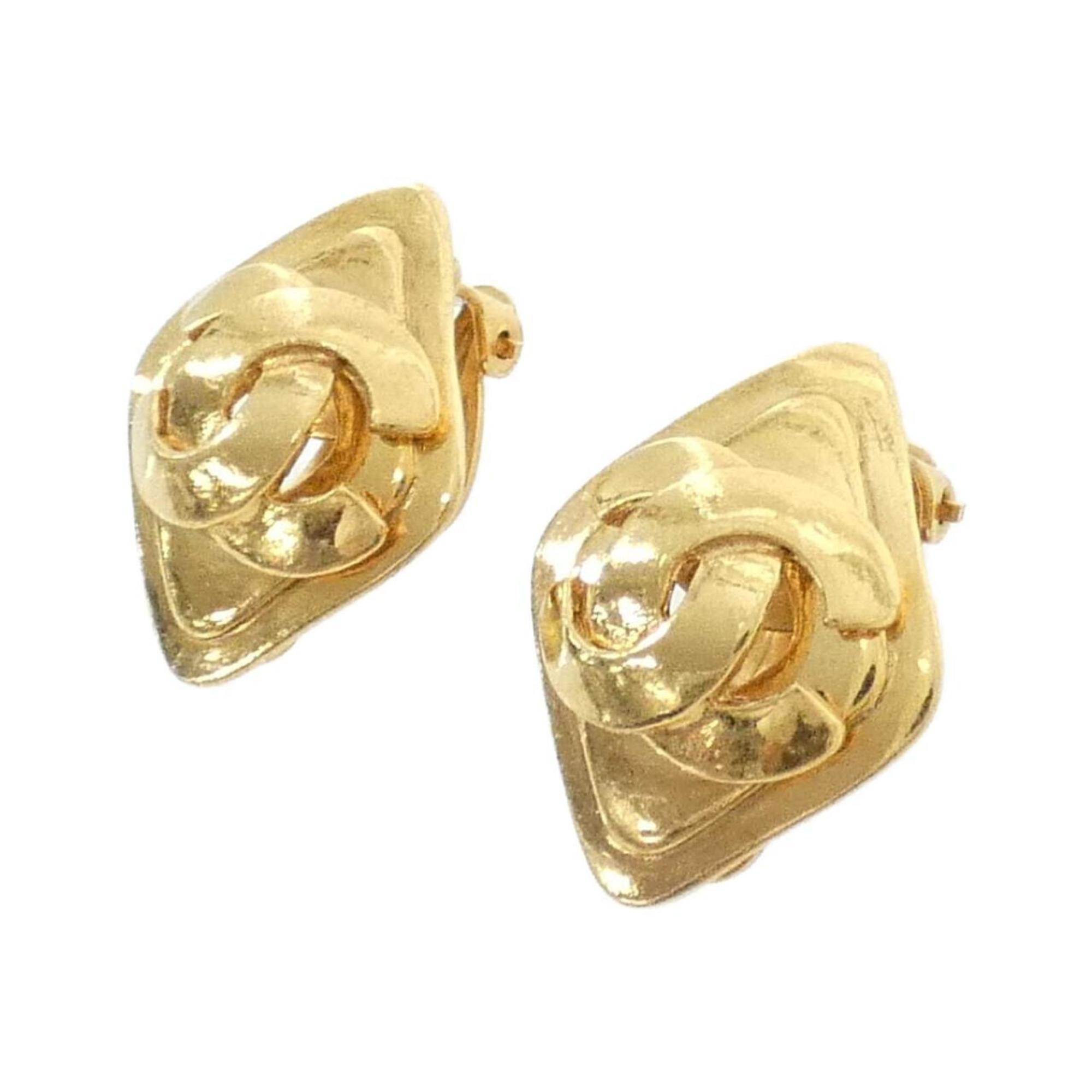 Vintage Clip-On Earrings Clip-On Gold-Tone Metal