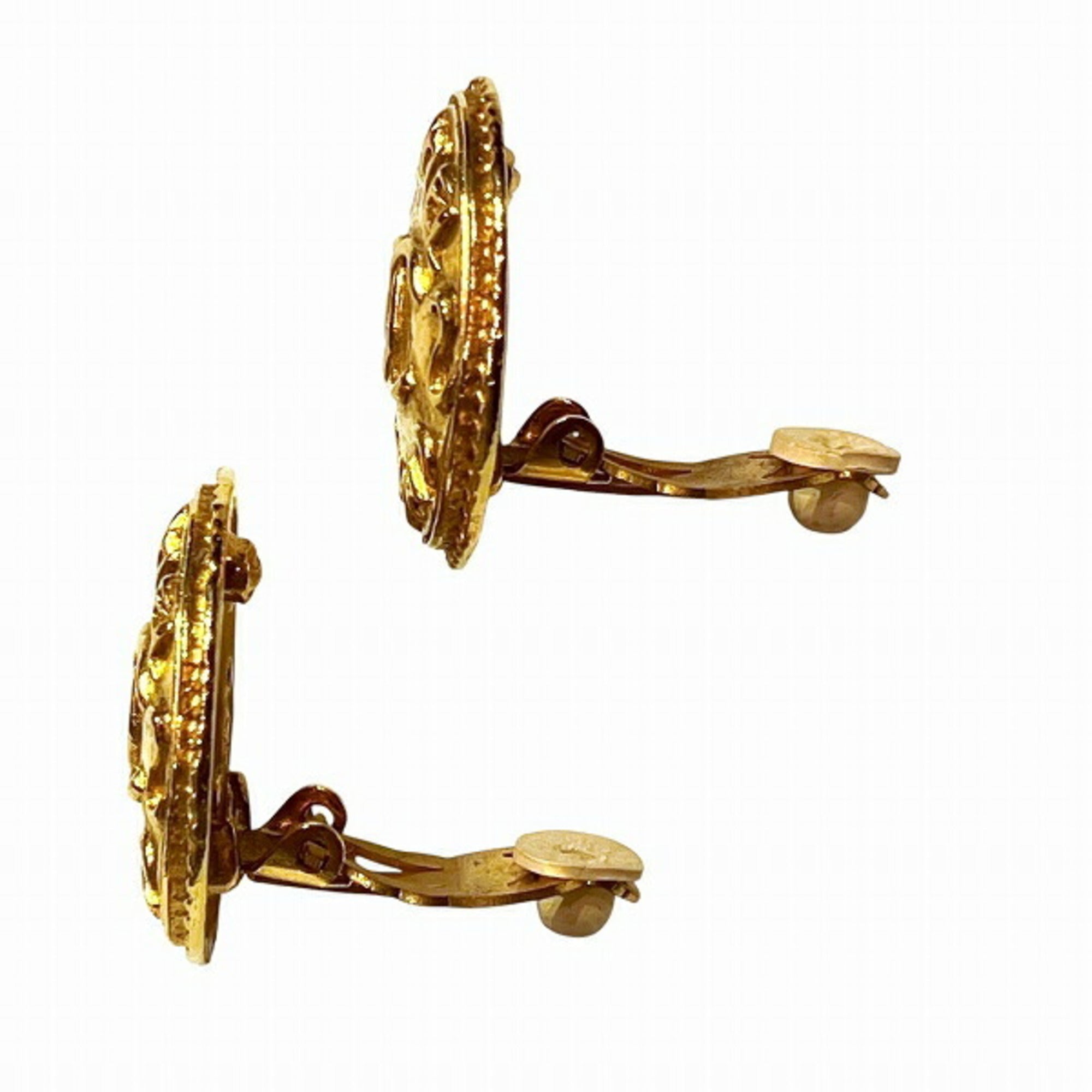 CC Logo Clip-On Earrings Metal Gold-Tone Metal