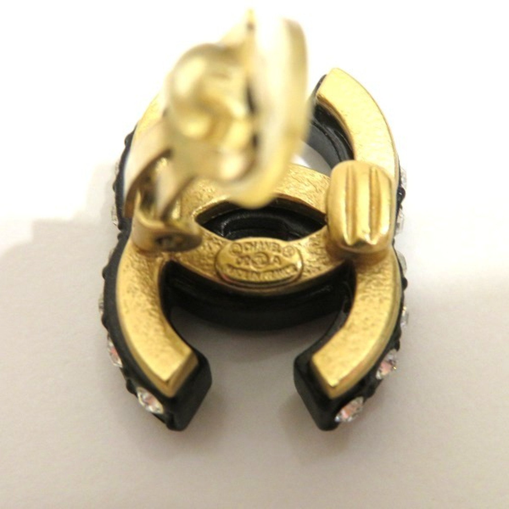 CC Logo Clip-On Earrings Metal Gold-Tone Metal