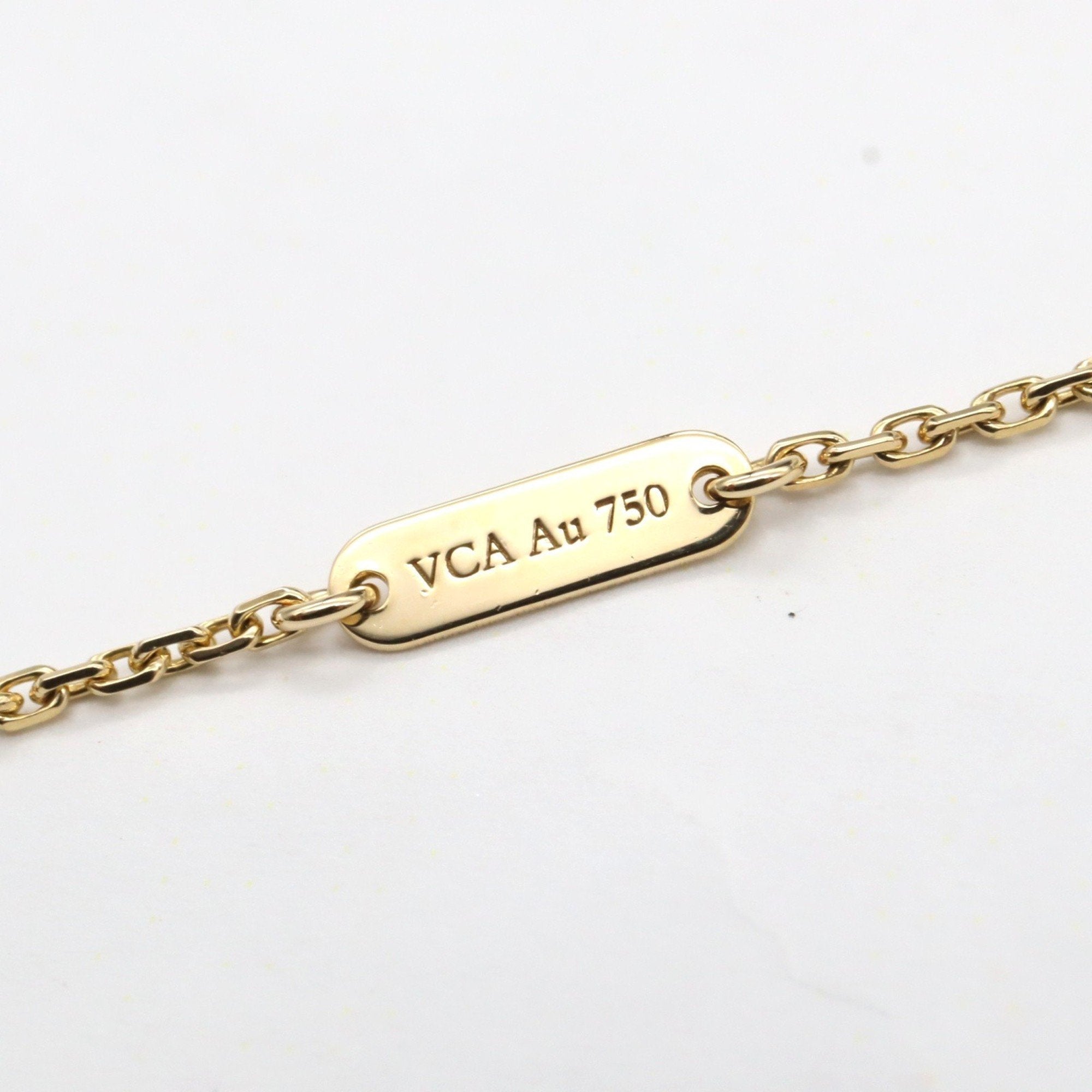 Vintage Alhambra Pendant Necklace 18K Yellow Gold and Onyx