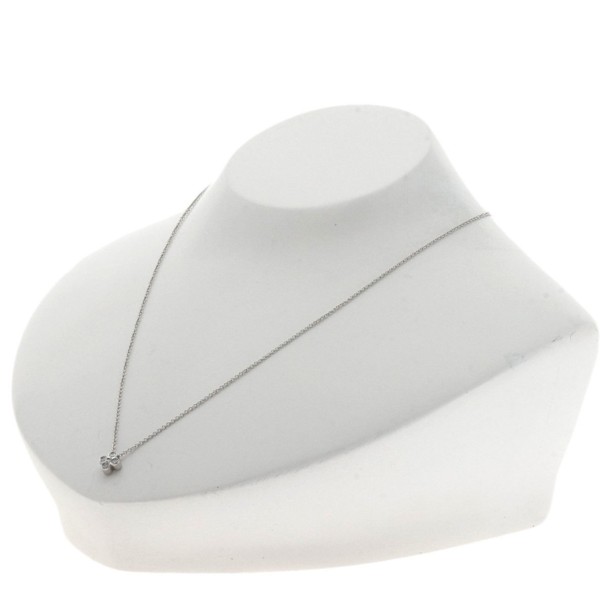 Bezel-Set Pendant Necklace Platinum with Diamond