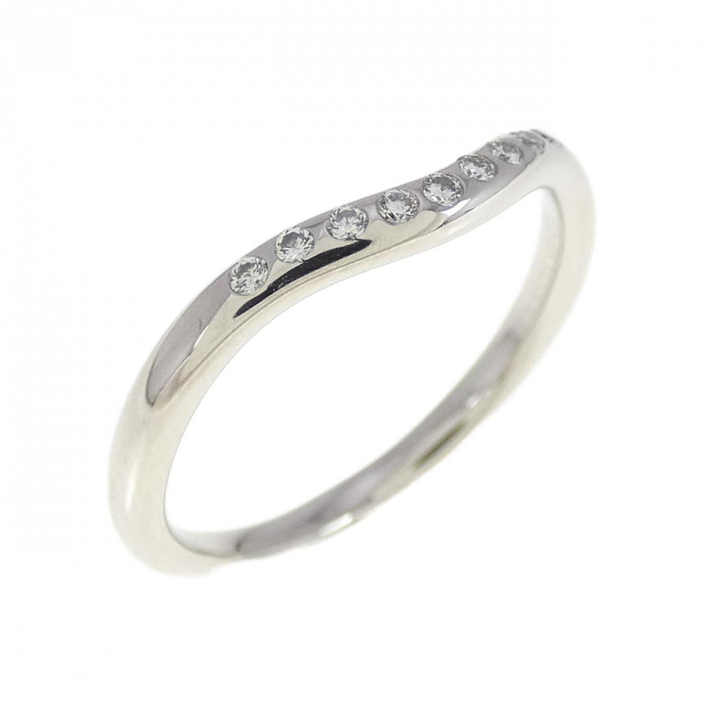 Curved Ring with Diamond