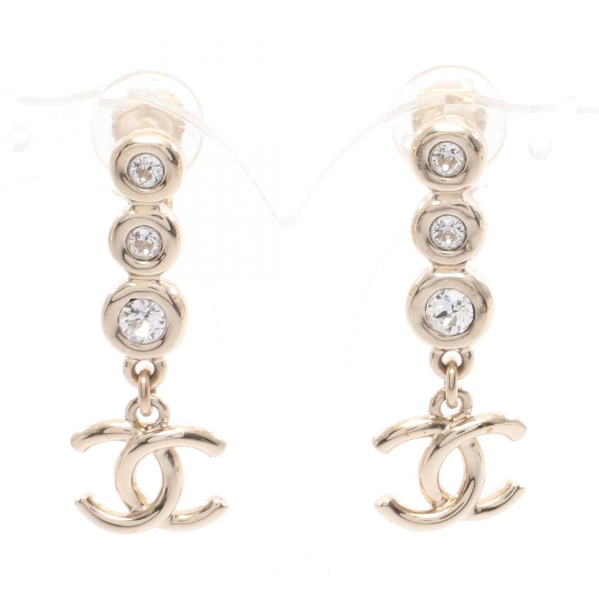 CC Logo Clip-On Earrings Metal Gold-Tone Metal