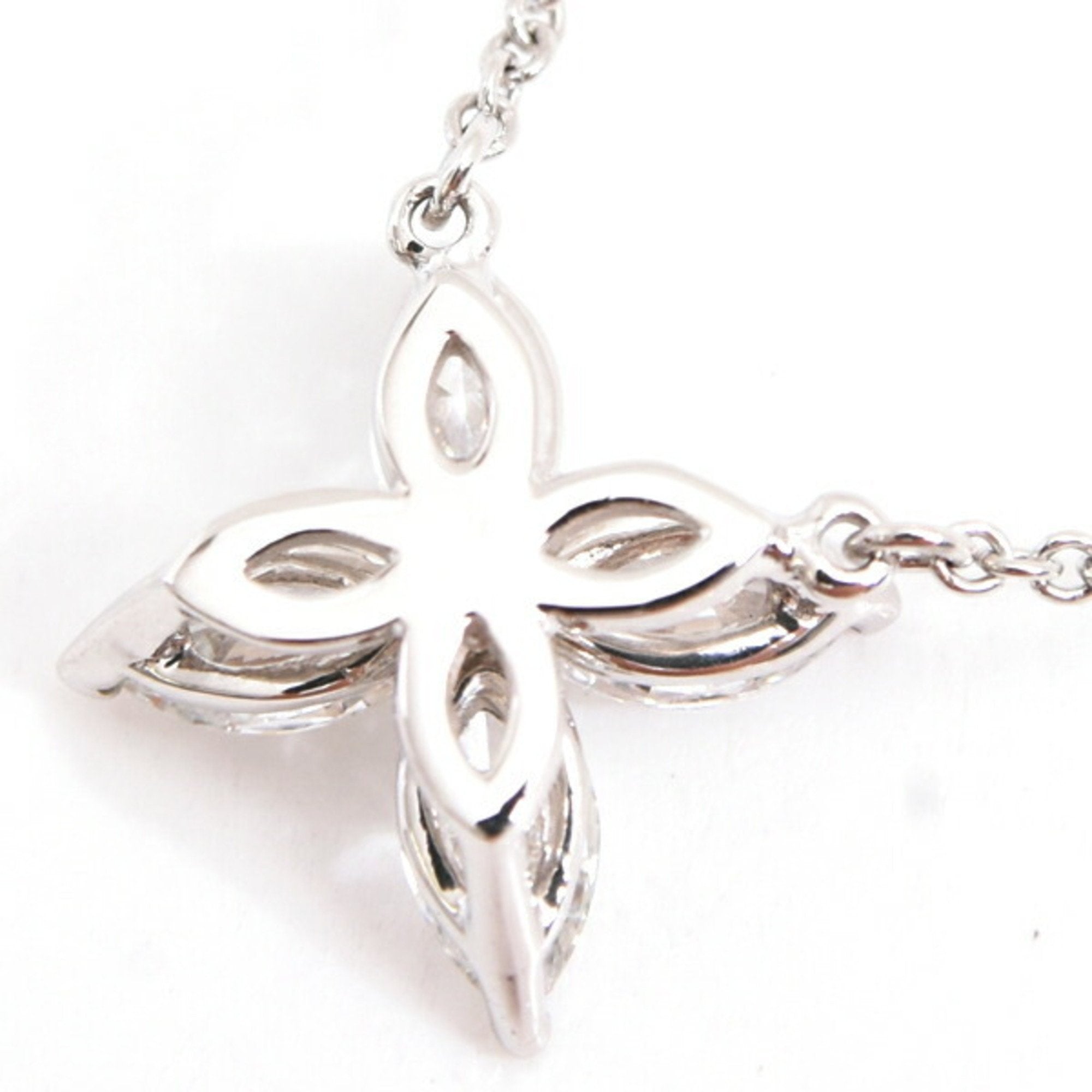 Pendant Necklace Platinum with Diamond Medium