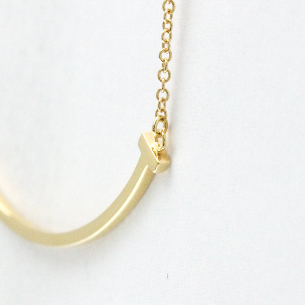 T Smile Pendant Necklace 18K Yellow Gold