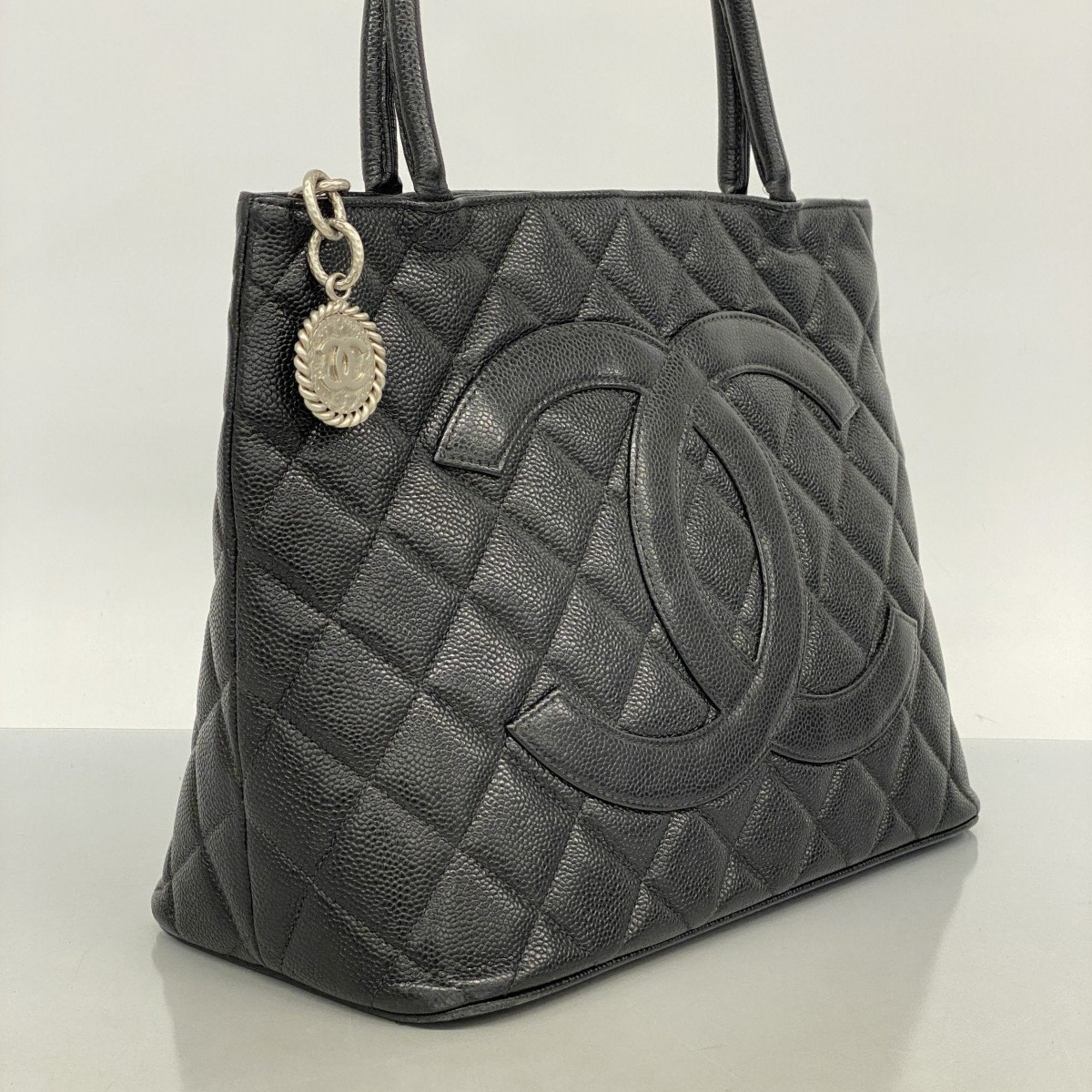 Medallion Tote Quilted Caviar