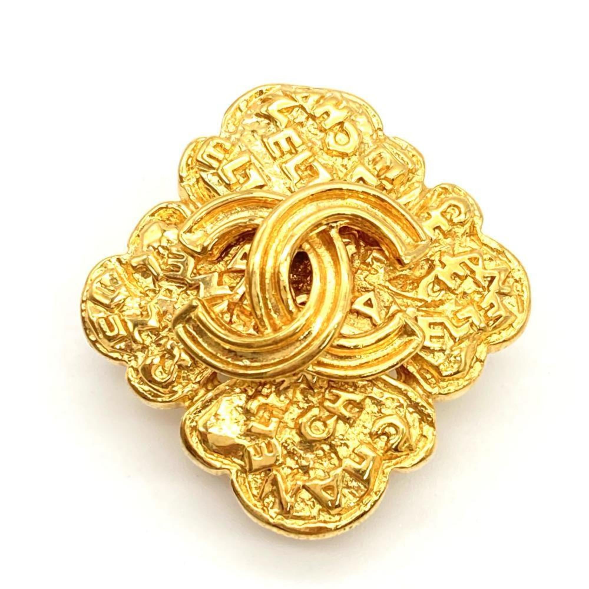 CC Logo Clover Clip-On Earrings Metal Gold-Tone Metal
