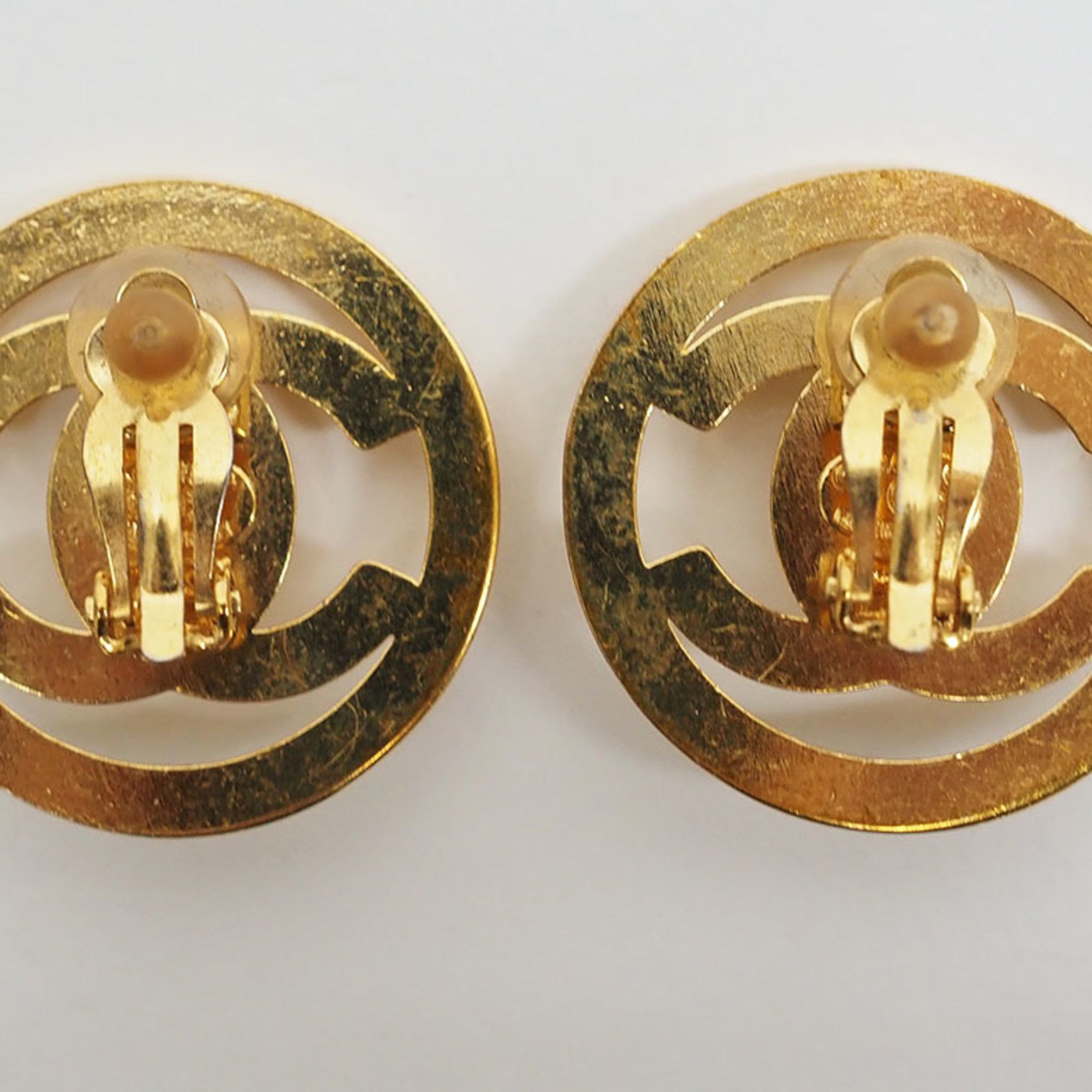 Vintage Clip-On Earrings Clip-On Gold-Tone Metal