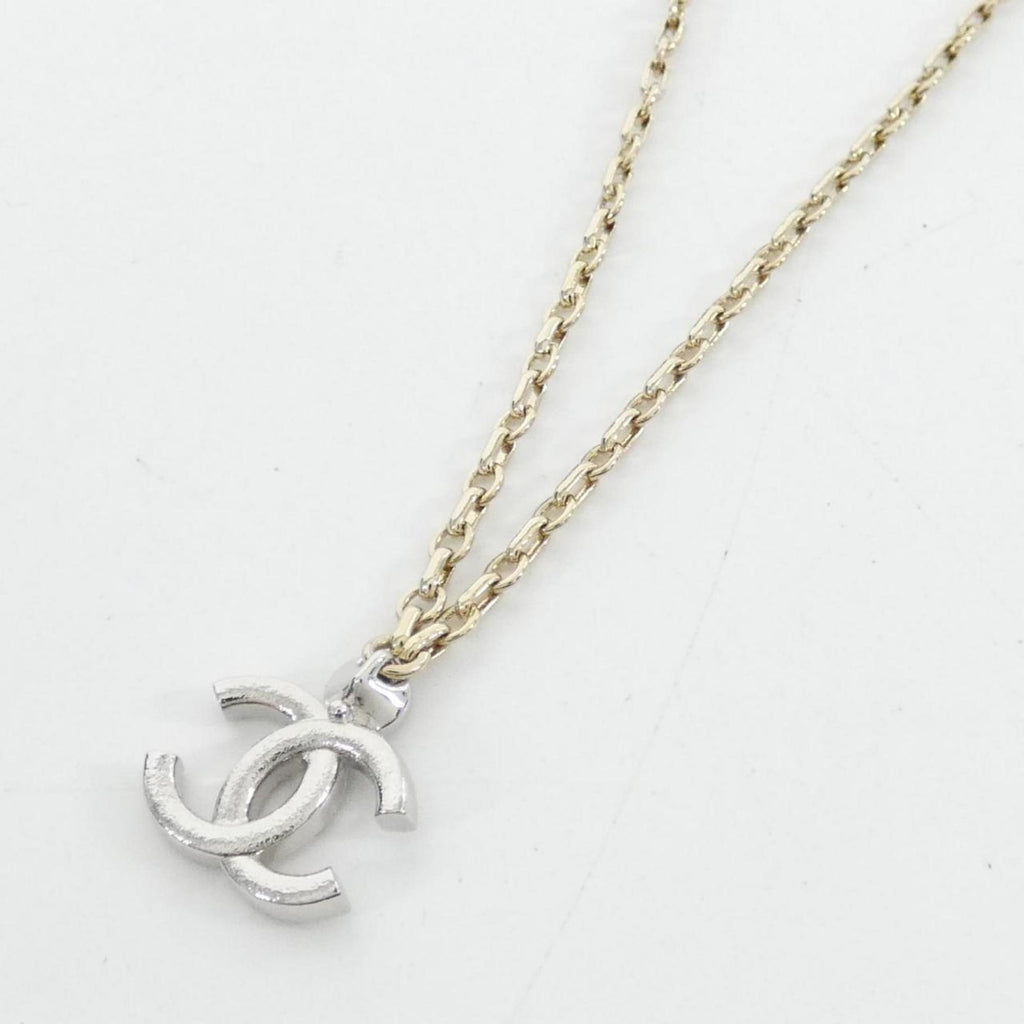 Pendant Necklace Metal