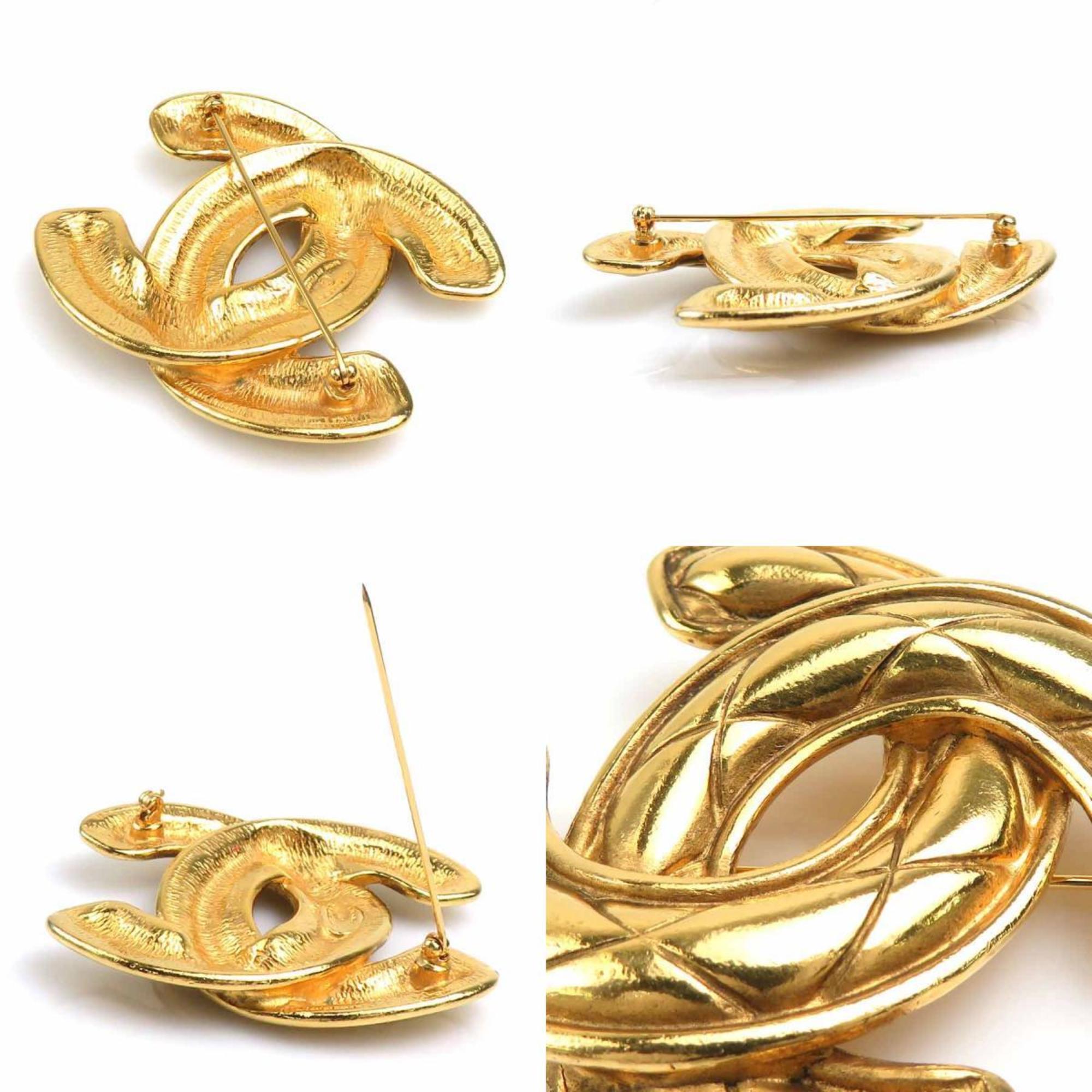 CC Logo Brooch Gold-Tone Metal