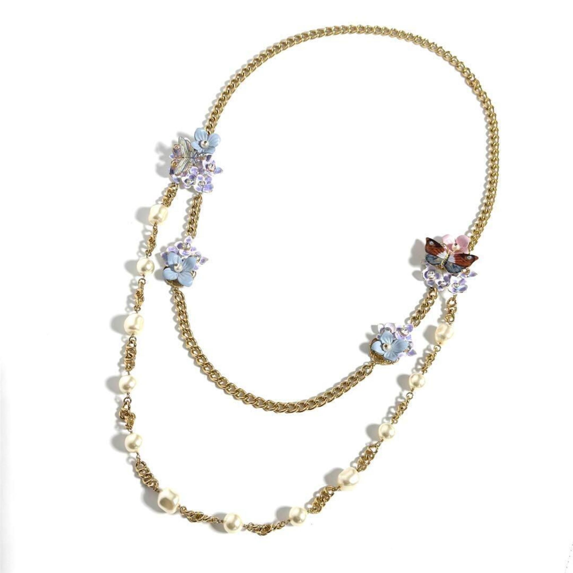 Pendant Necklace Metal and Rhinestone