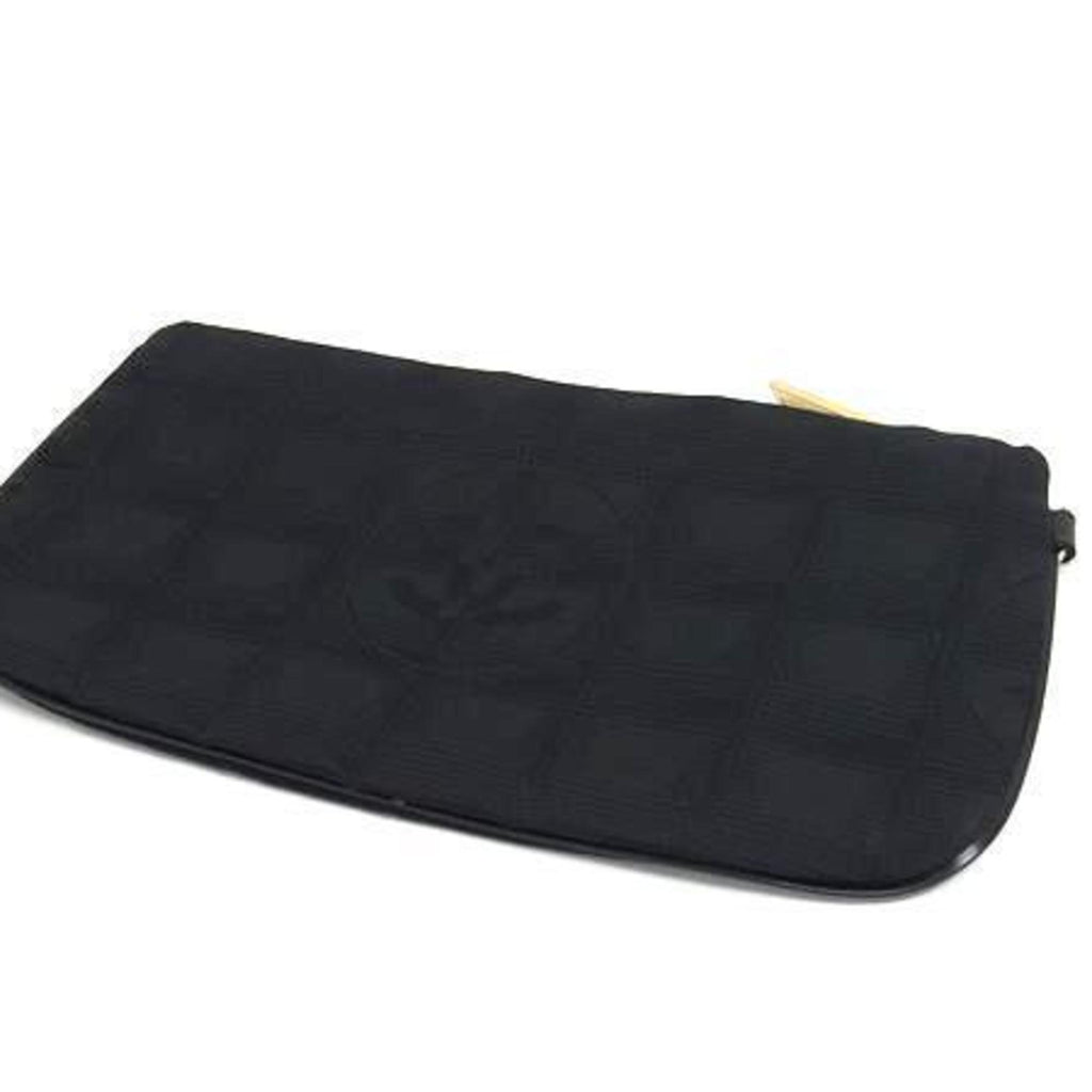 Travel Line Wallet on Chain Quilted Nylon