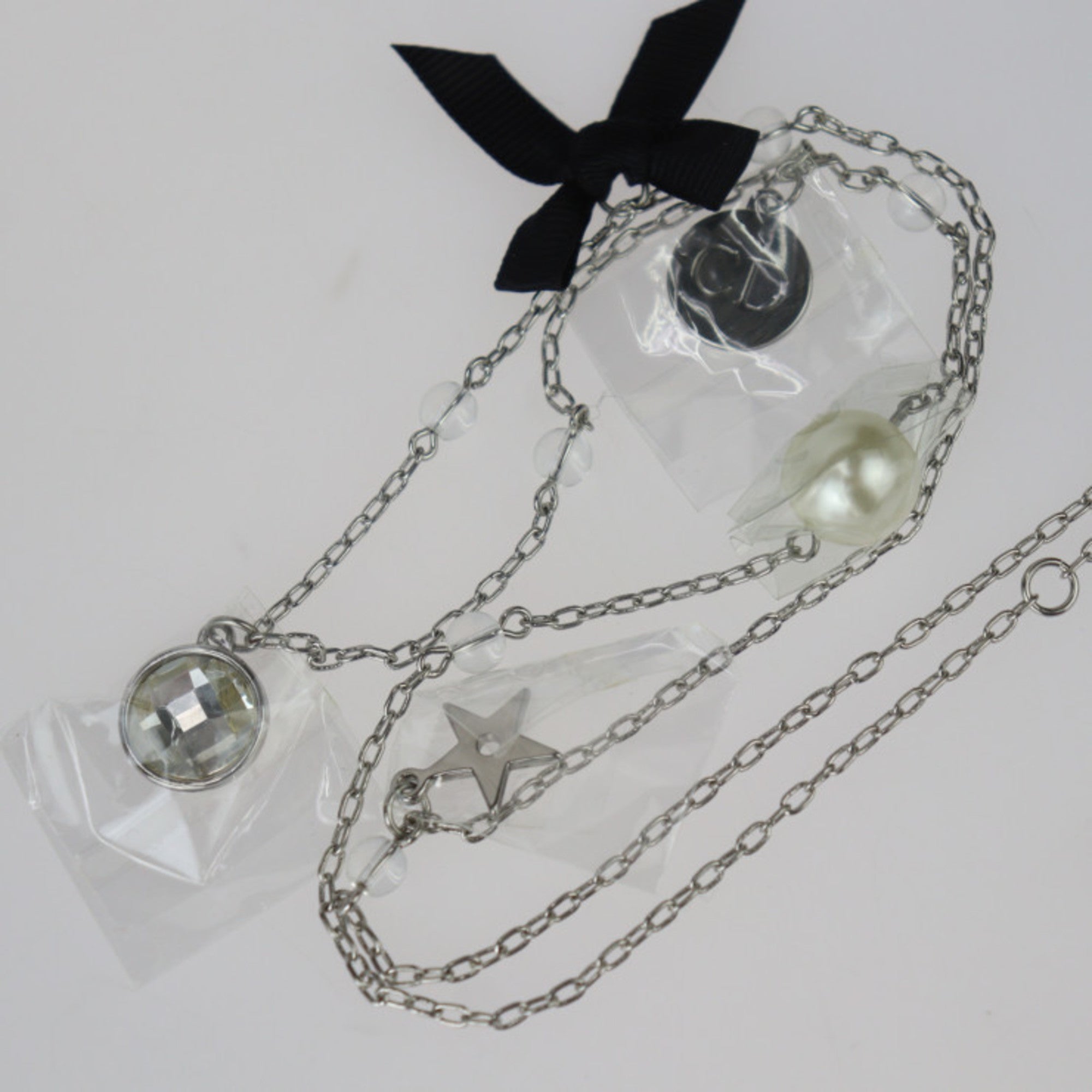 Pendant Necklace Metal Black and Silver