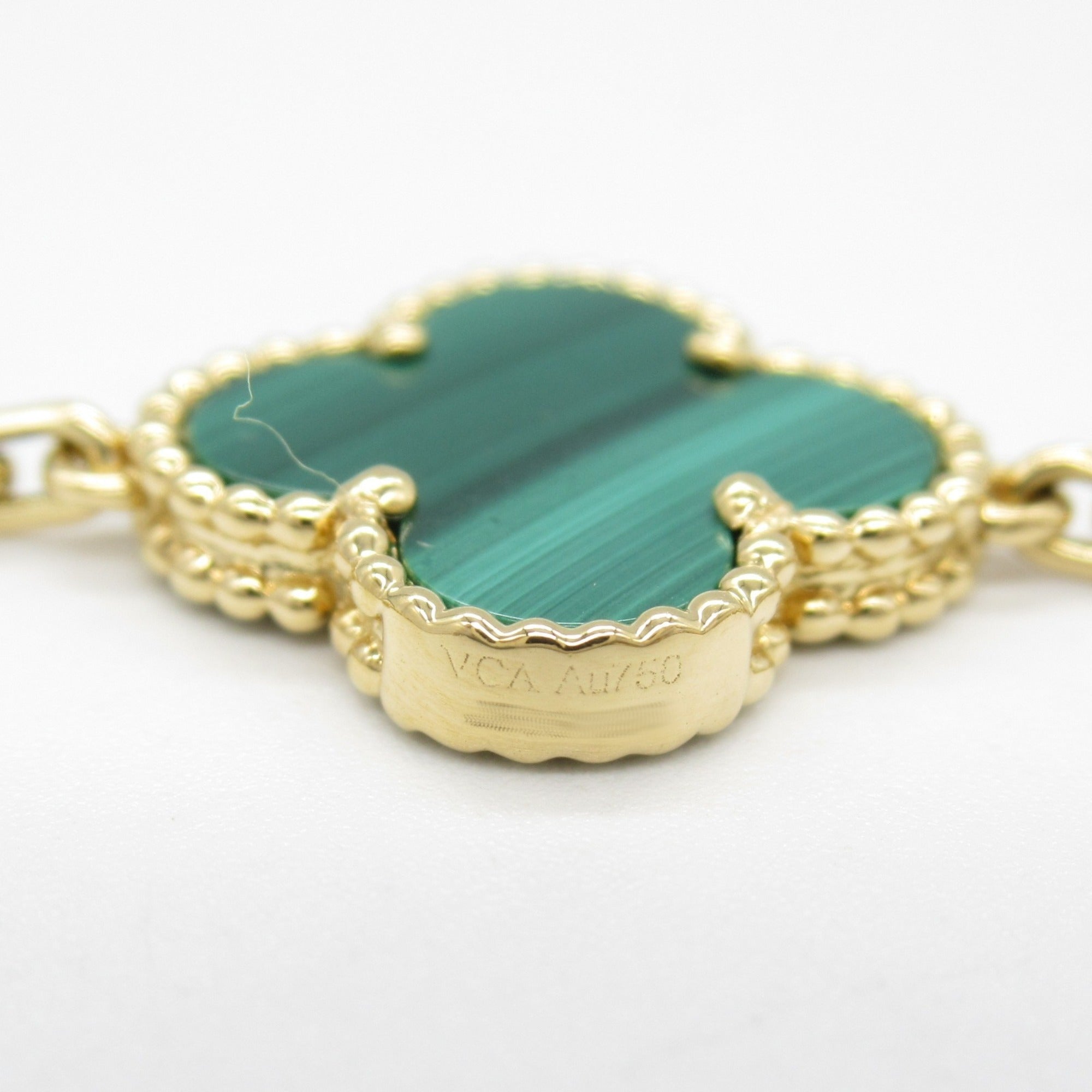 Vintage Alhambra Pendant Necklace 18K Yellow Gold and Malachite