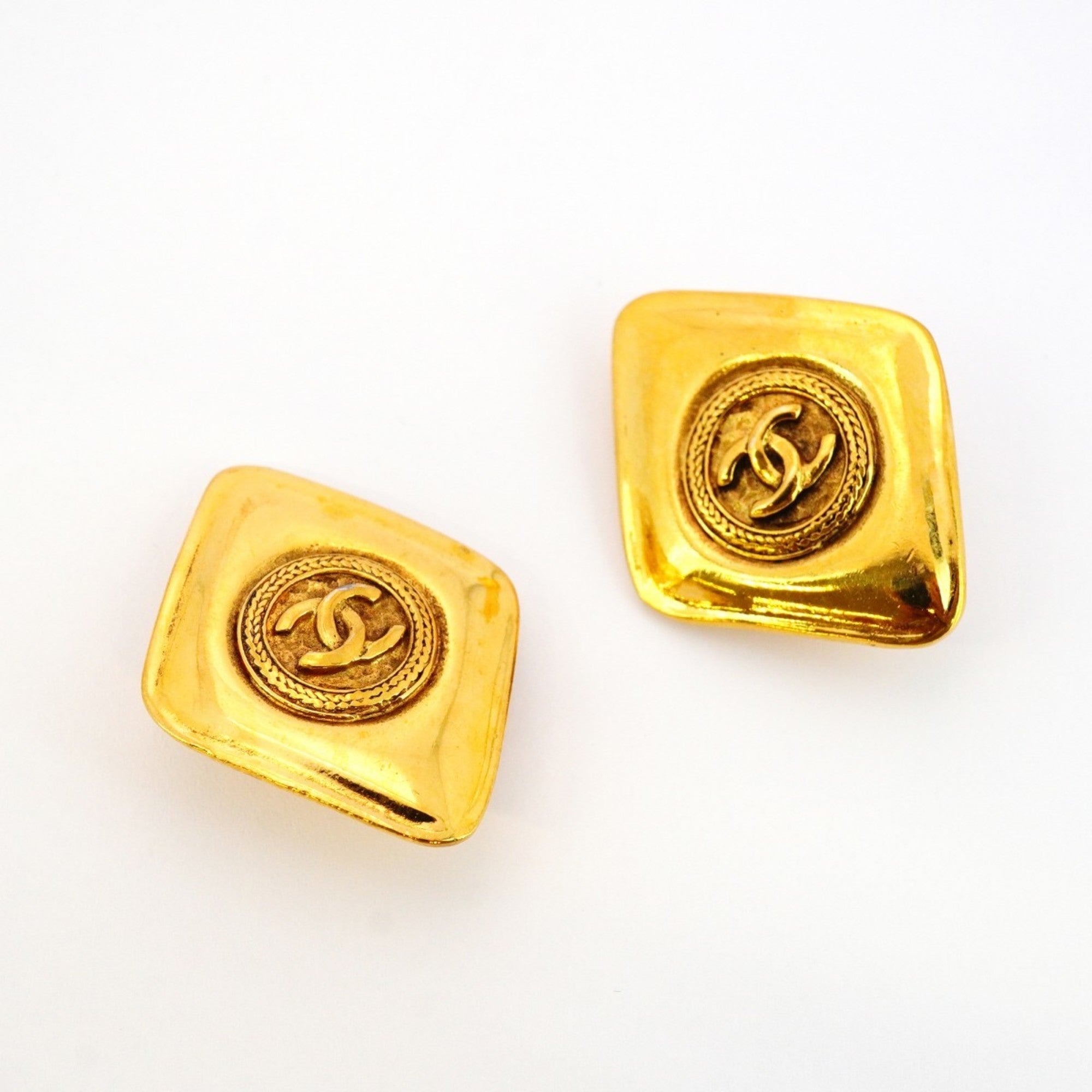CC Logo Clip-On Earrings Metal Gold-Tone Metal
