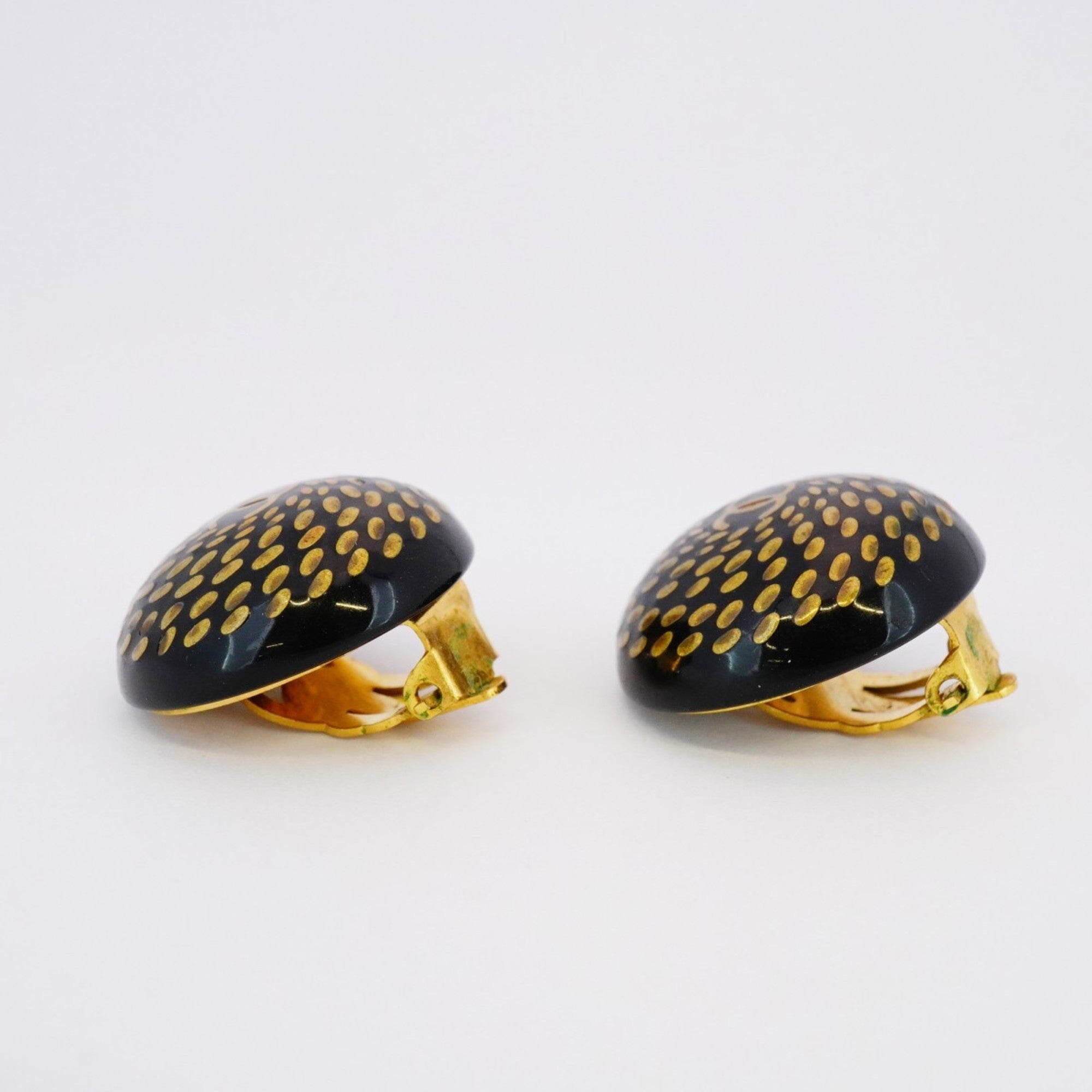CC Logo Circle Clip-On Earrings Metal Gold-Tone Metal