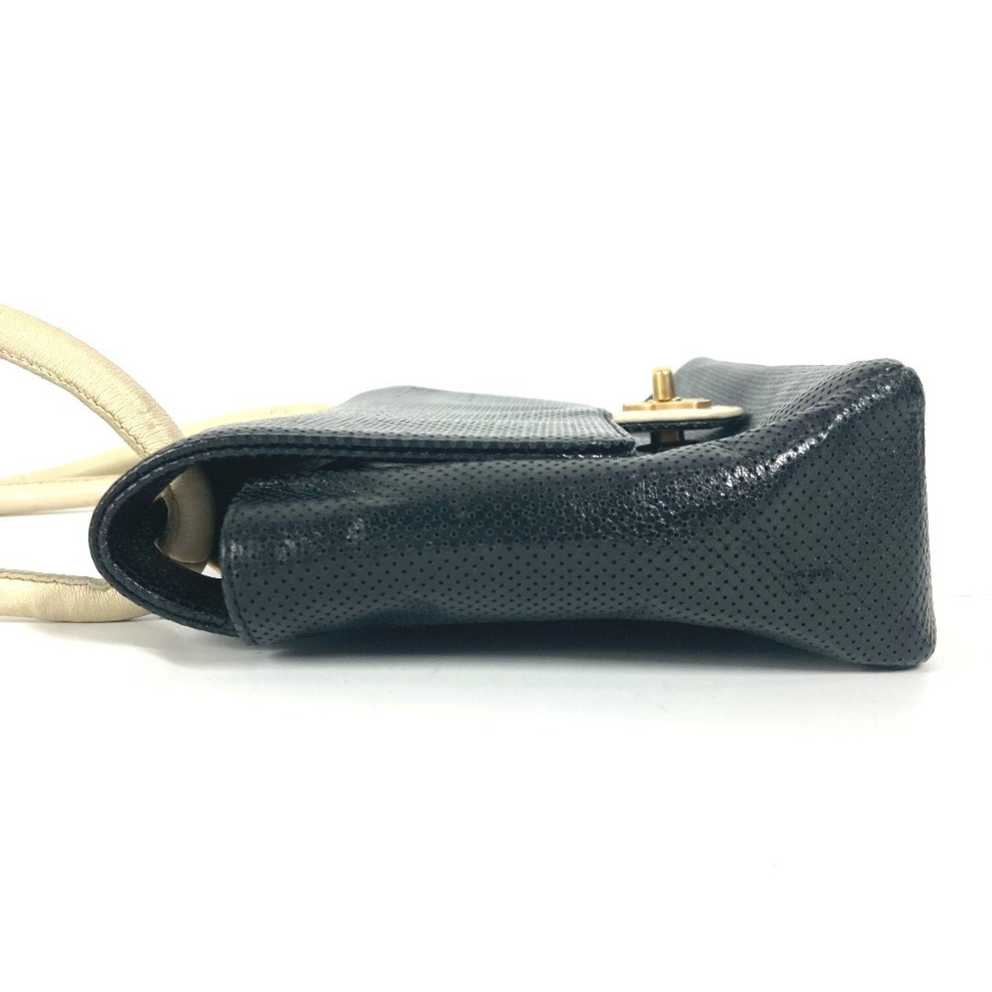 Vintage CC Flap Shoulder Bag Caviar Medium