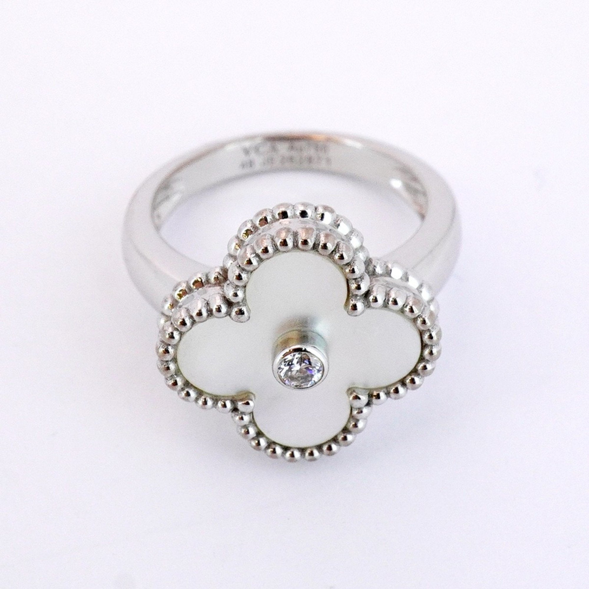 Alhambra Ring 18K White Gold and Mother of Pearl
