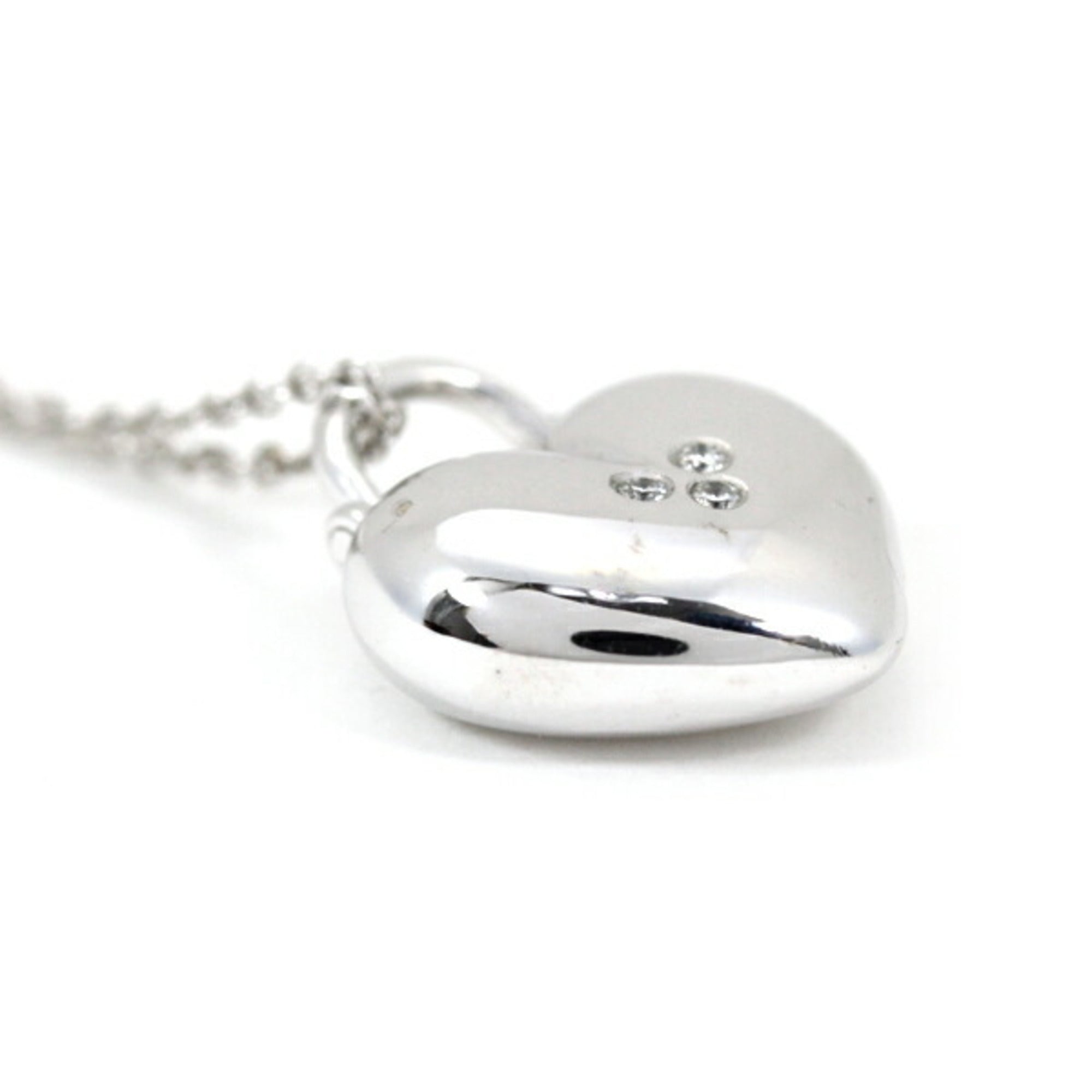 Sentimental Heart Pendant Necklace 18K White Gold