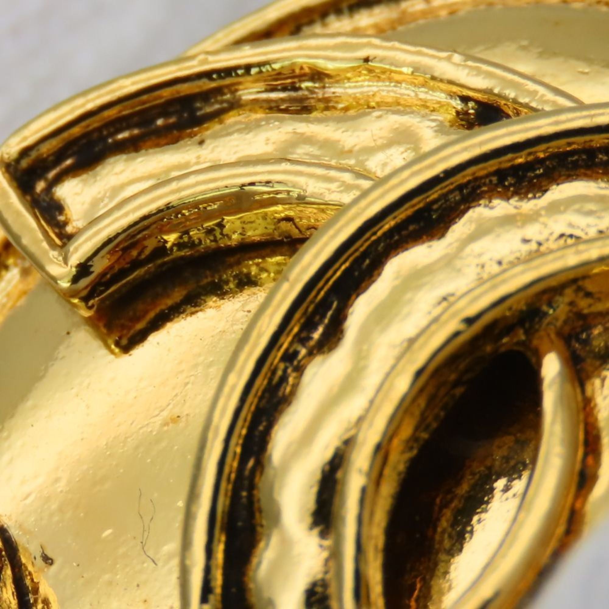 CC Logo Brooch Gold-Tone Metal