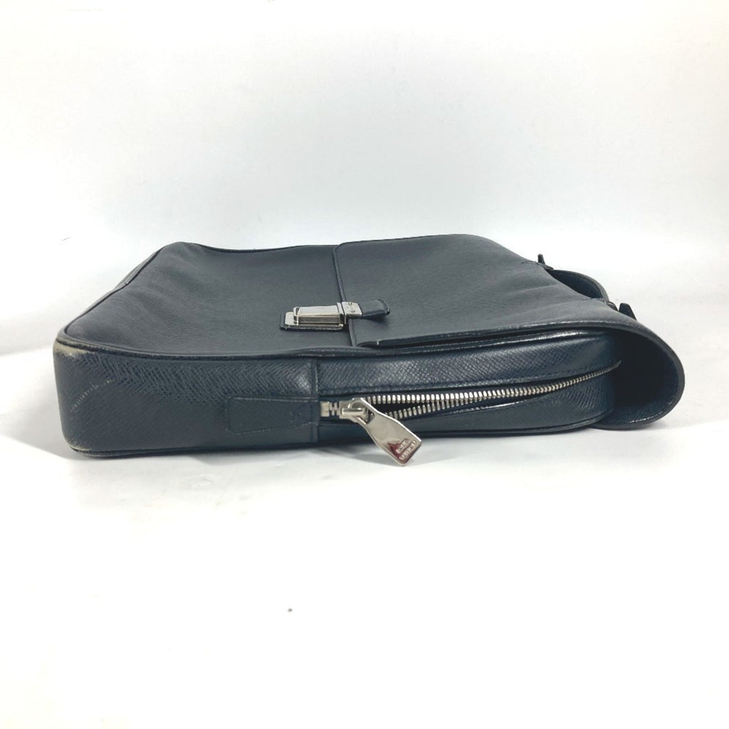 Vassili Handbag Taiga Leather PM