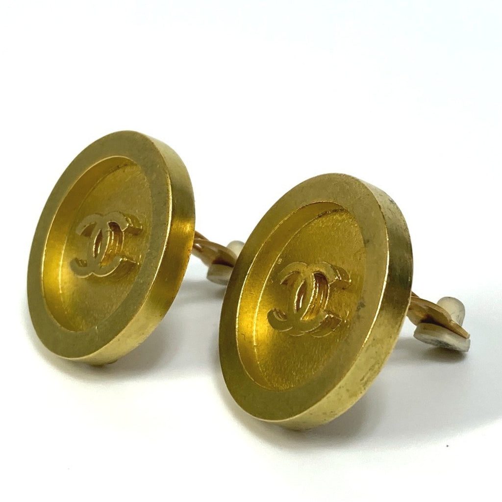 CC Logo Circle Clip-On Earrings Metal Gold-Tone Metal