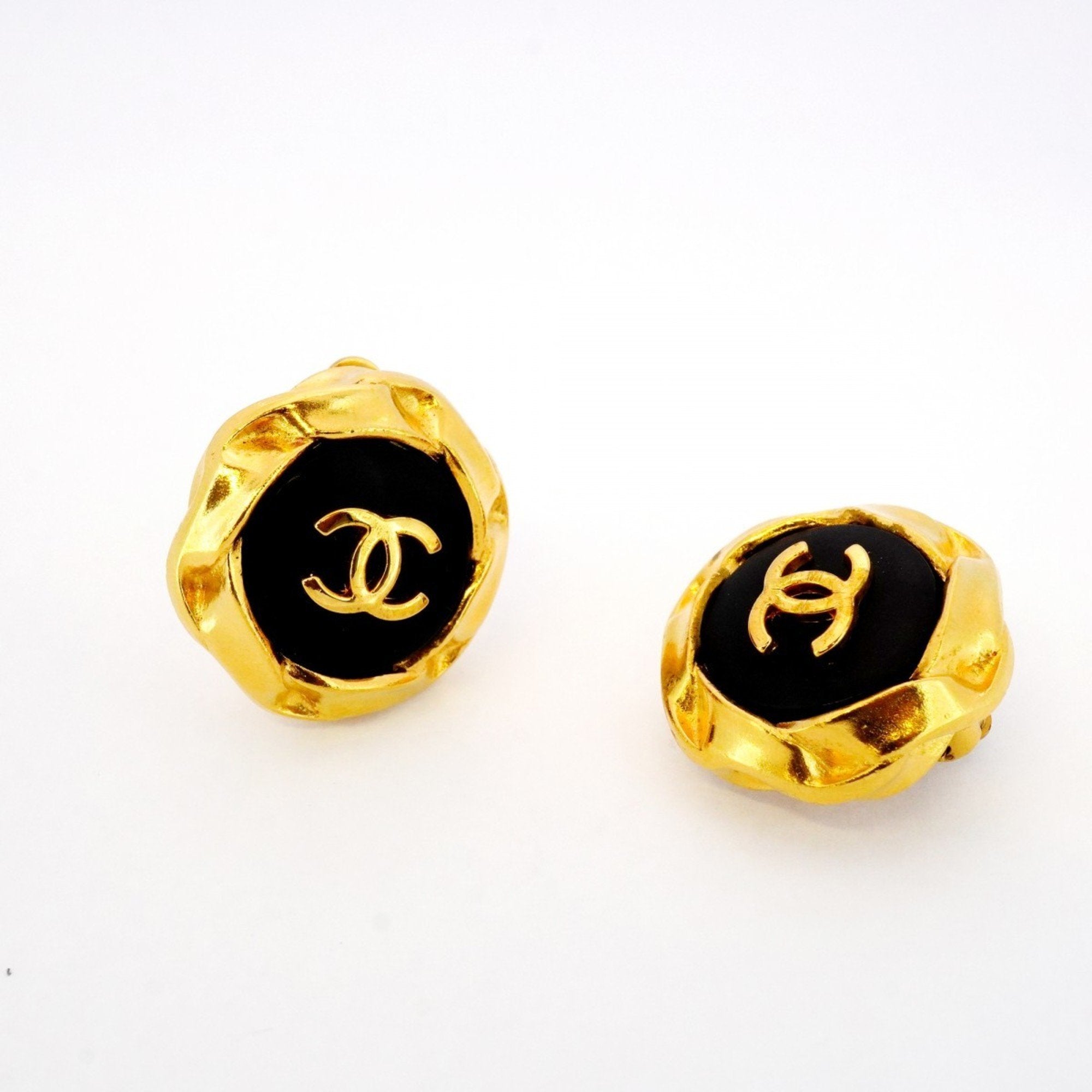 CC Logo Clip-On Earrings Metal Gold-Tone Metal
