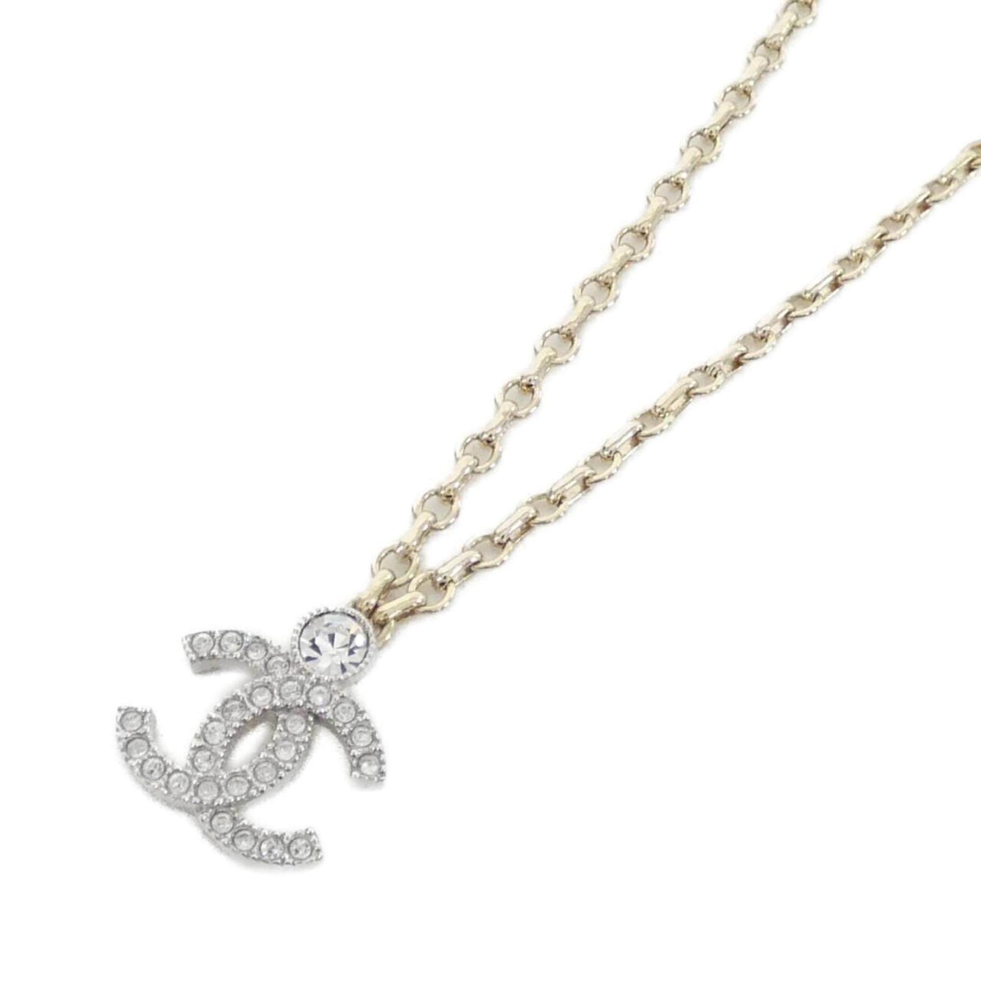 Pendant Necklace Metal