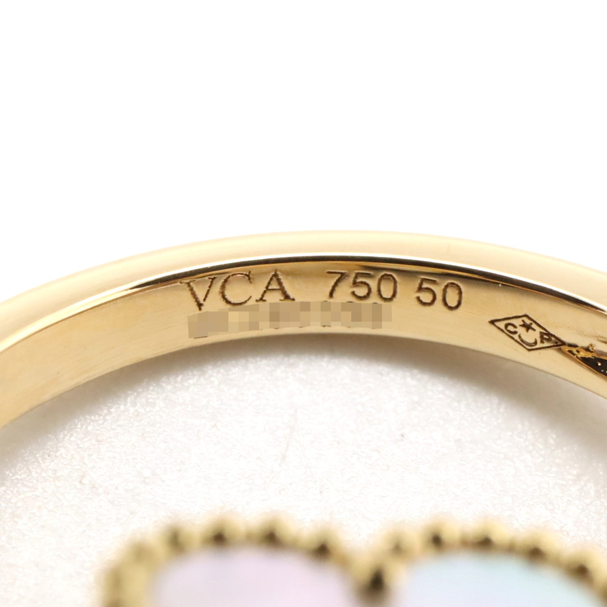 Sweet Alhambra Ring 18K Yellow Gold and Mother of Pearl
