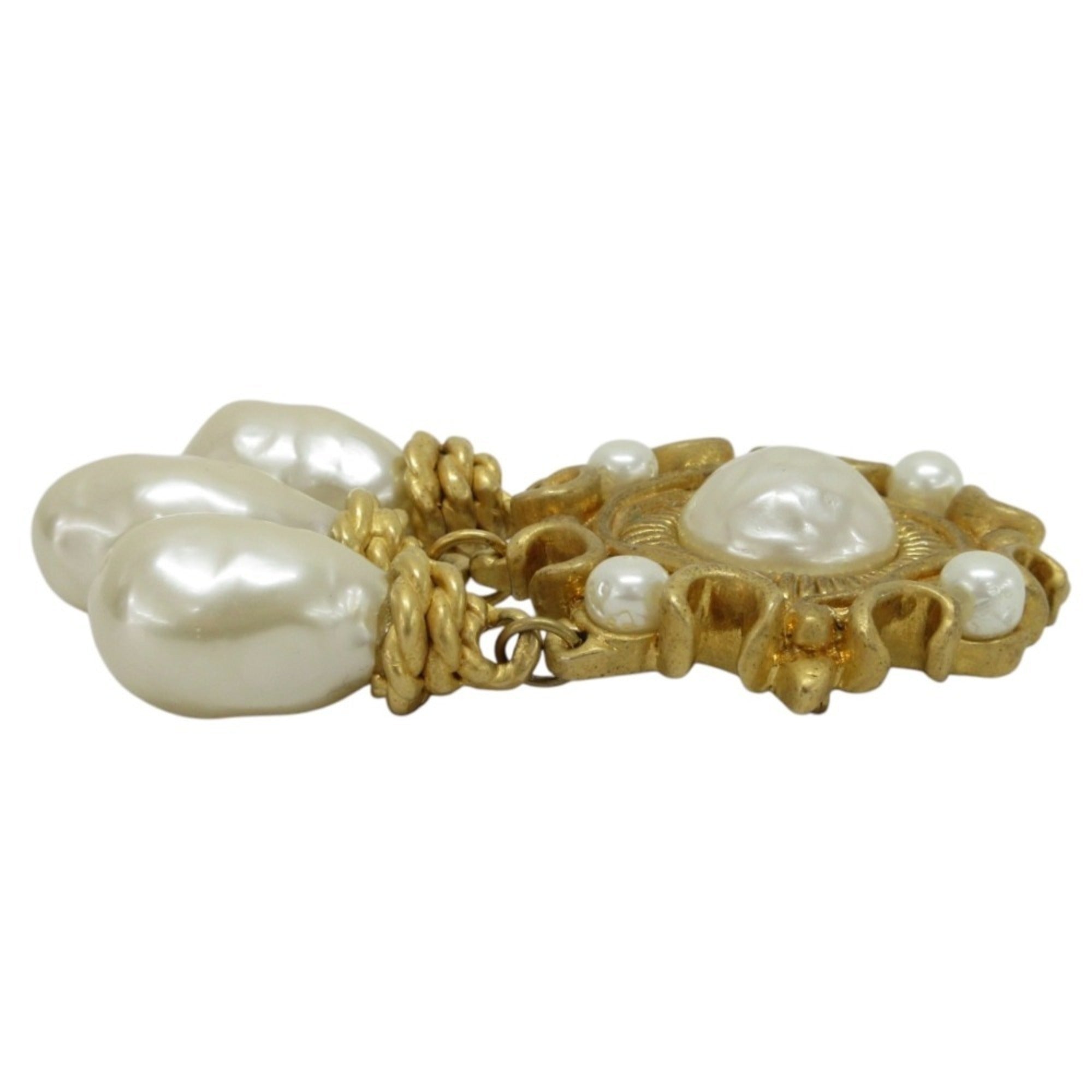 Vintage Brooch Metal Engraved 26 With Pearl