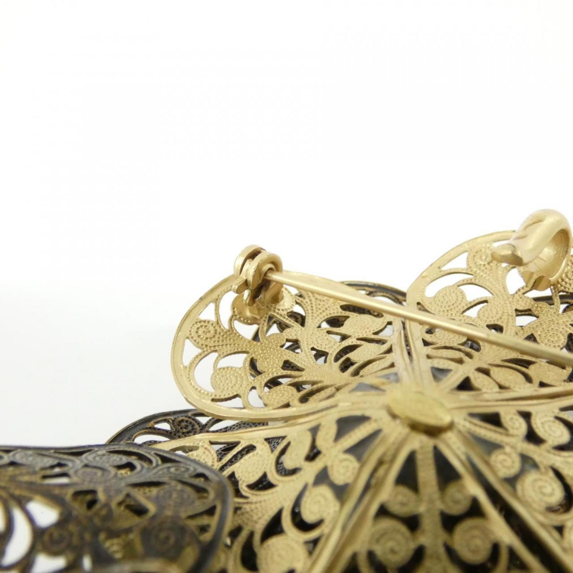 Brooch
