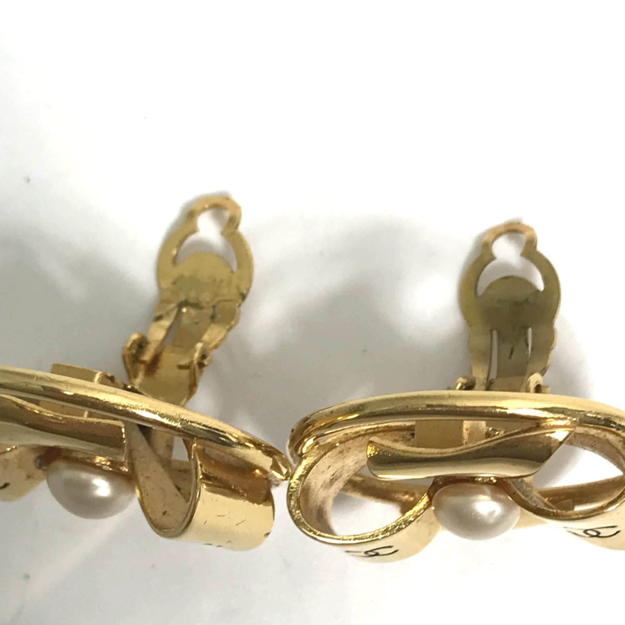 Vintage Clip-On Earrings Clip-On