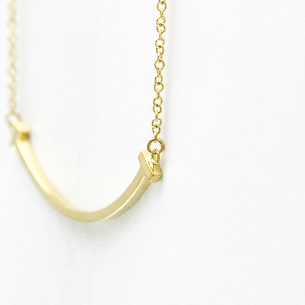 Smile Pendant Necklace 18K Yellow Gold