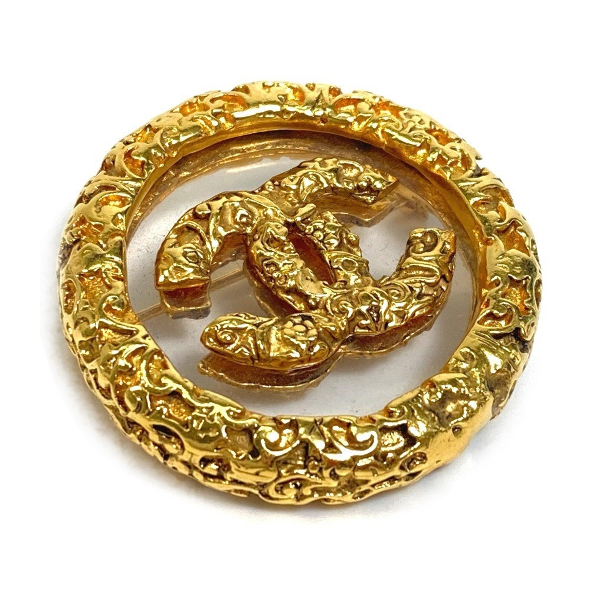 CC Logo Circle Brooch Gold-Tone Metal