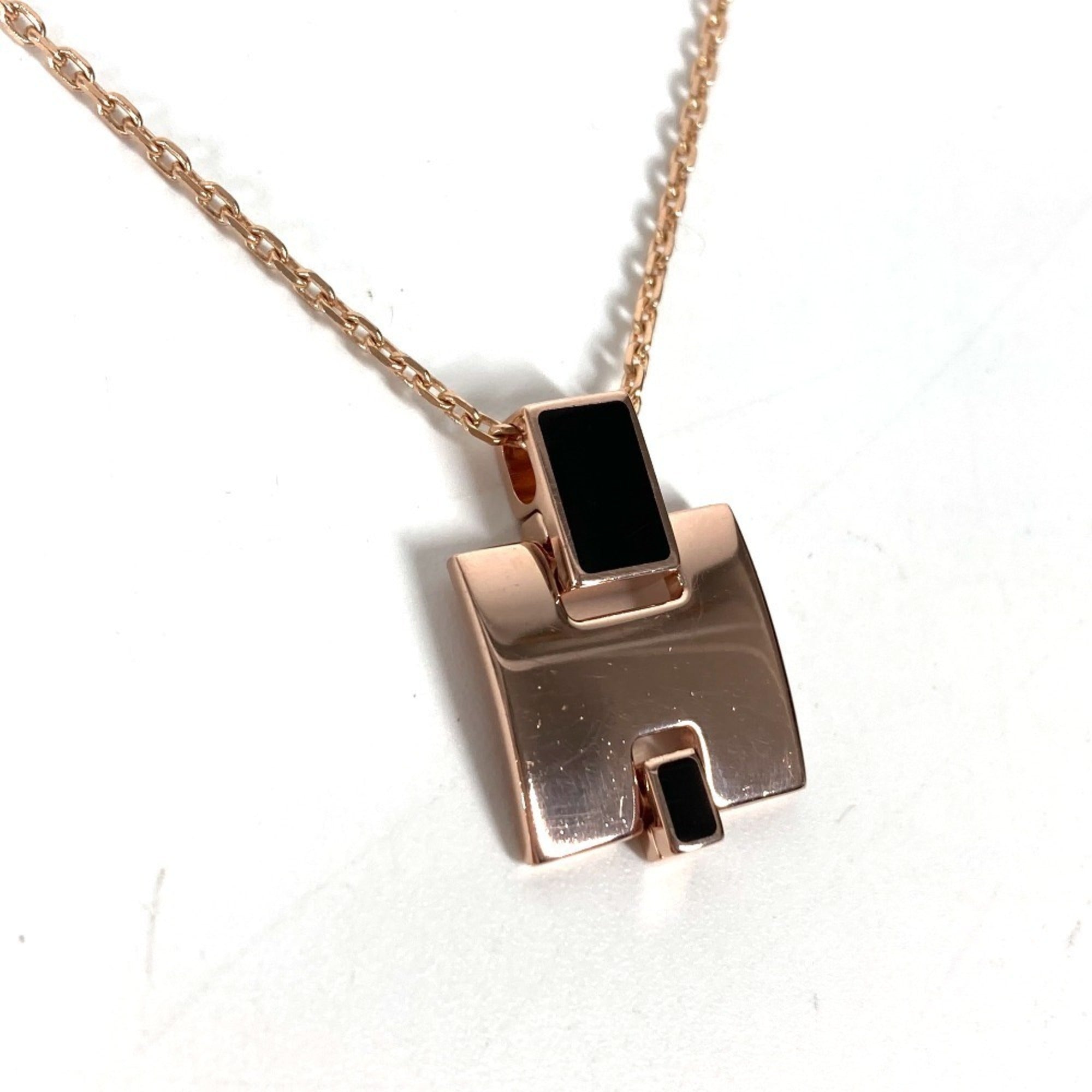 Eileen Pendant Necklace Metal Black and Pink Gold