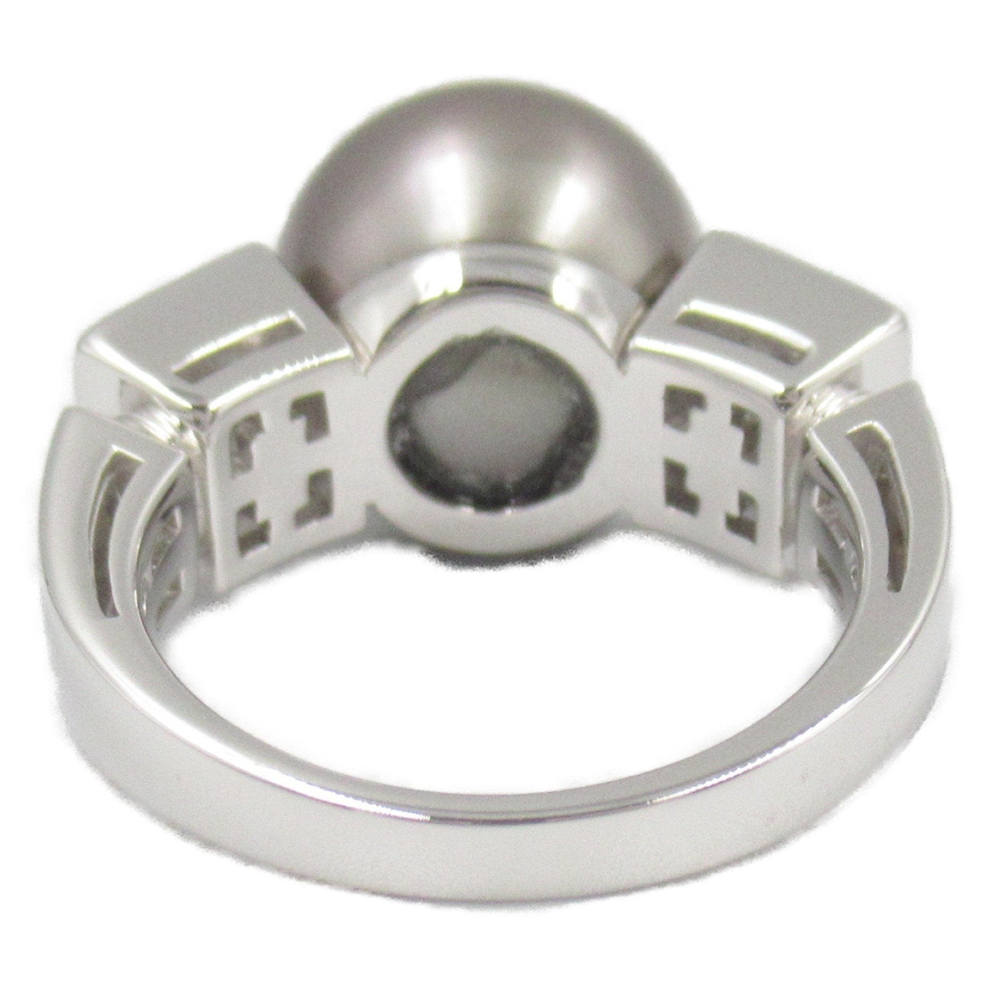 Lucia Ring 18K White Gold with Black Pearl and Diamond