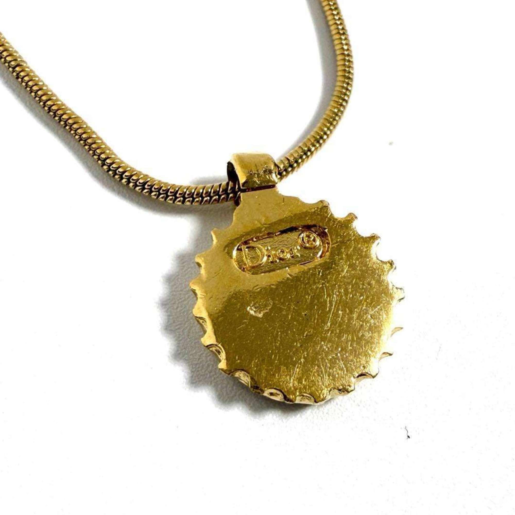 Vintage Bottle Cap Pendant Necklace Metal