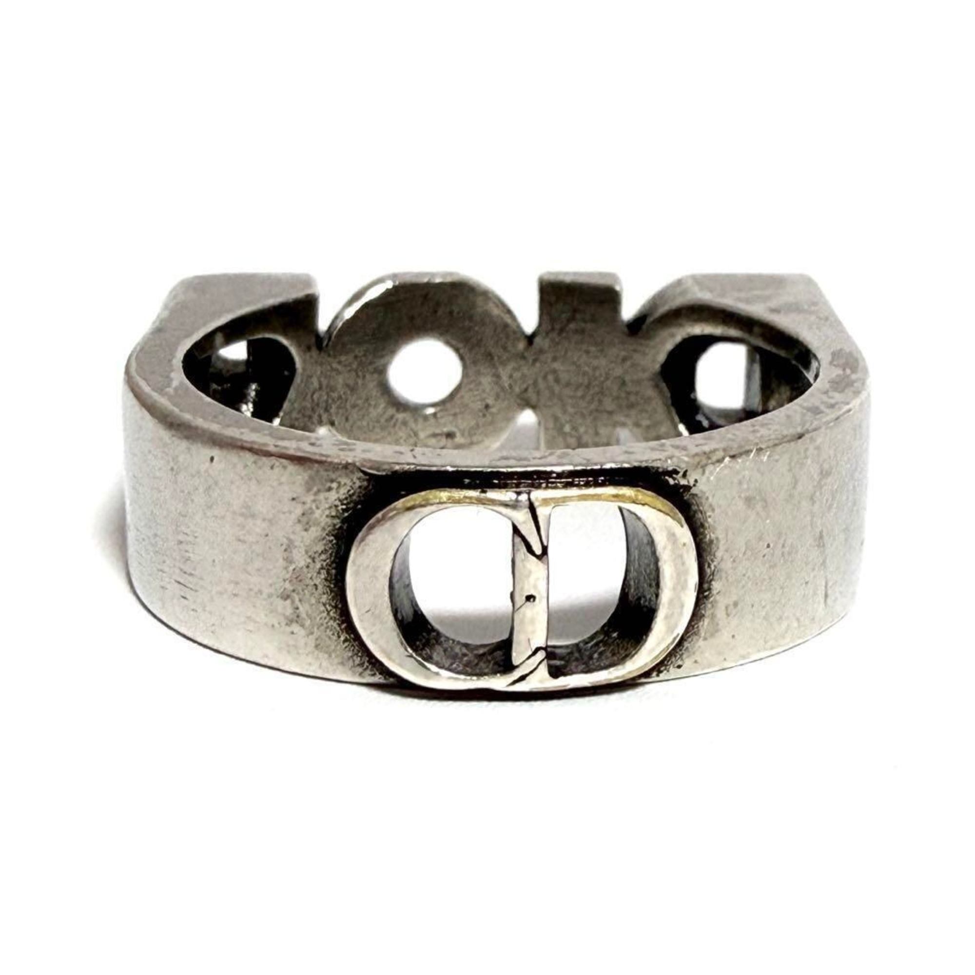 Ring Metal