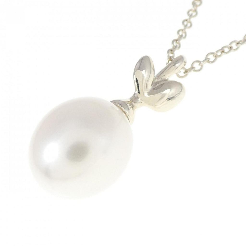 Pendant Necklace with Freshwater Pearl