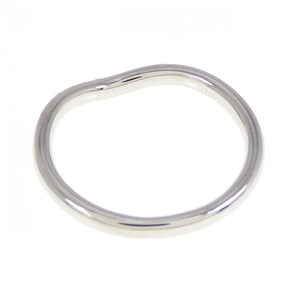 Curved Ring with Diamond