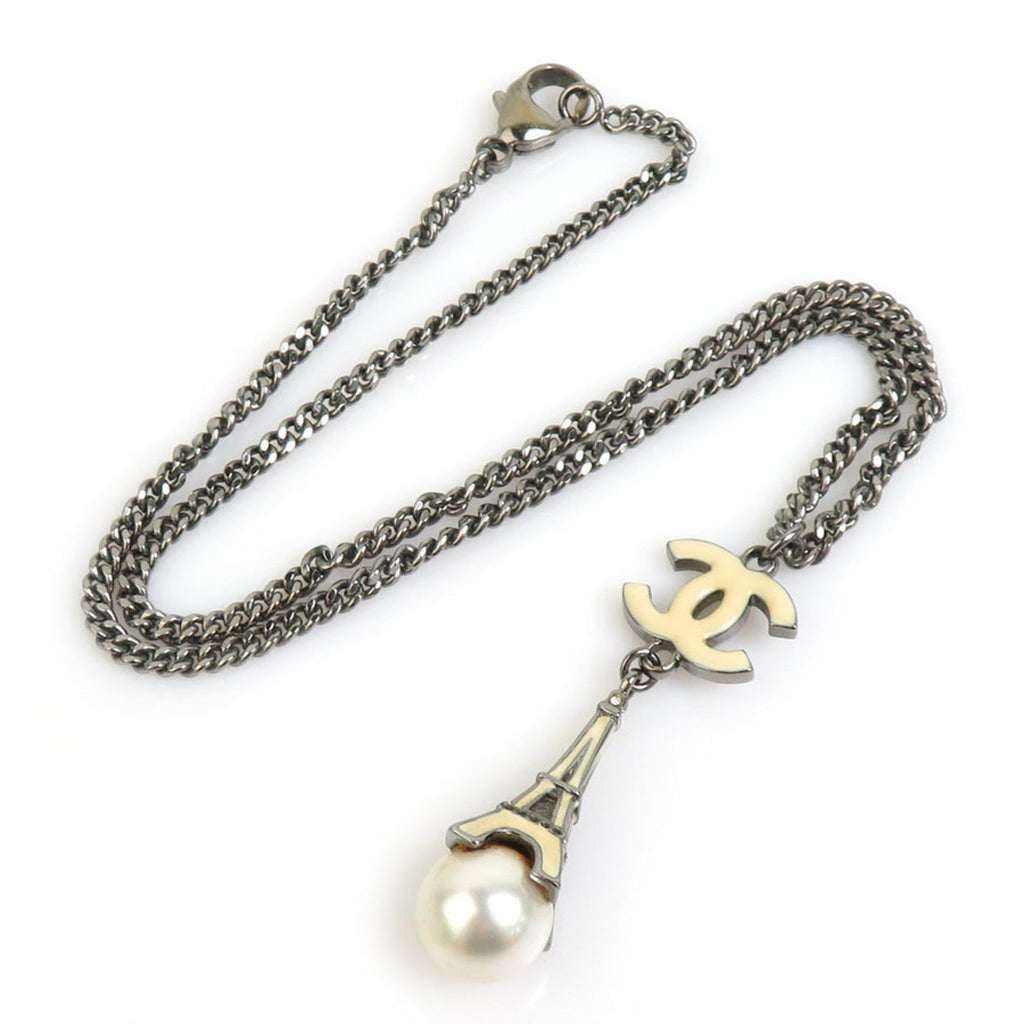 Pendant Necklace Metal Ivory and Silver