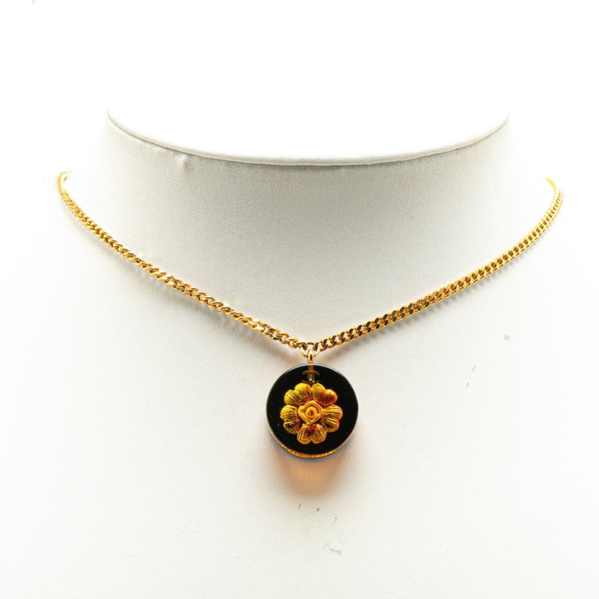 Camellia Round Pendant Necklace Gold Plated Plastic