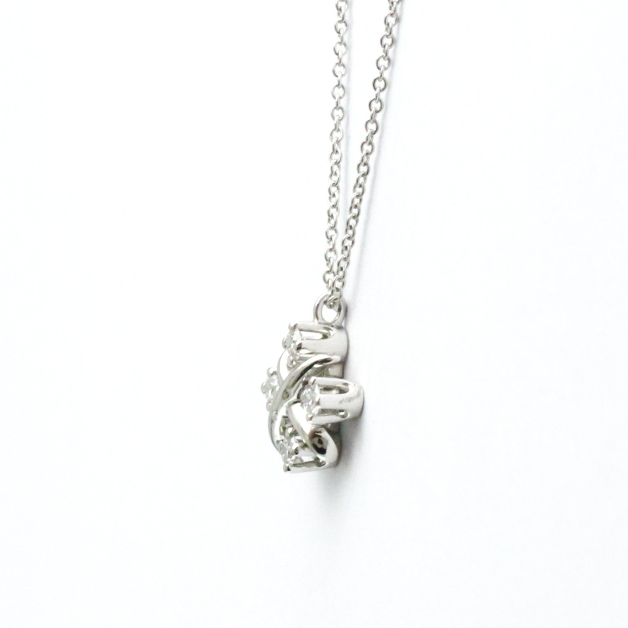 Pendant Necklace Platinum and Diamond