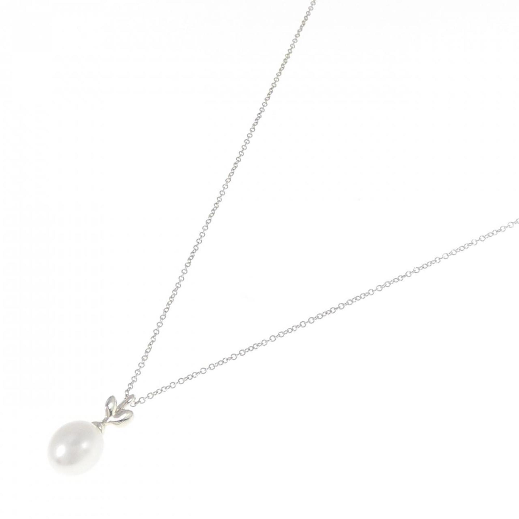 Pendant Necklace with Freshwater Pearl