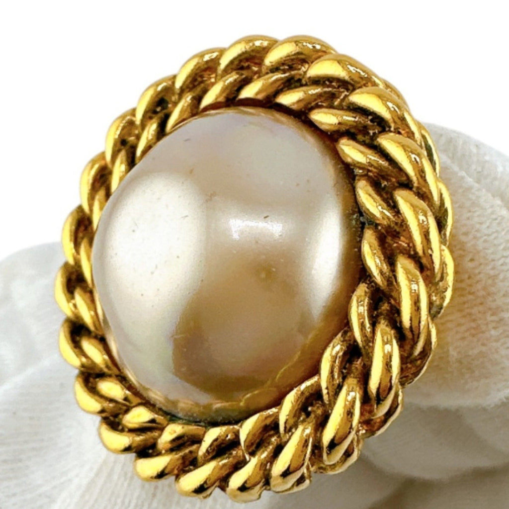 Clip-On Earrings Pearl Clip-On Gold-Tone Metal