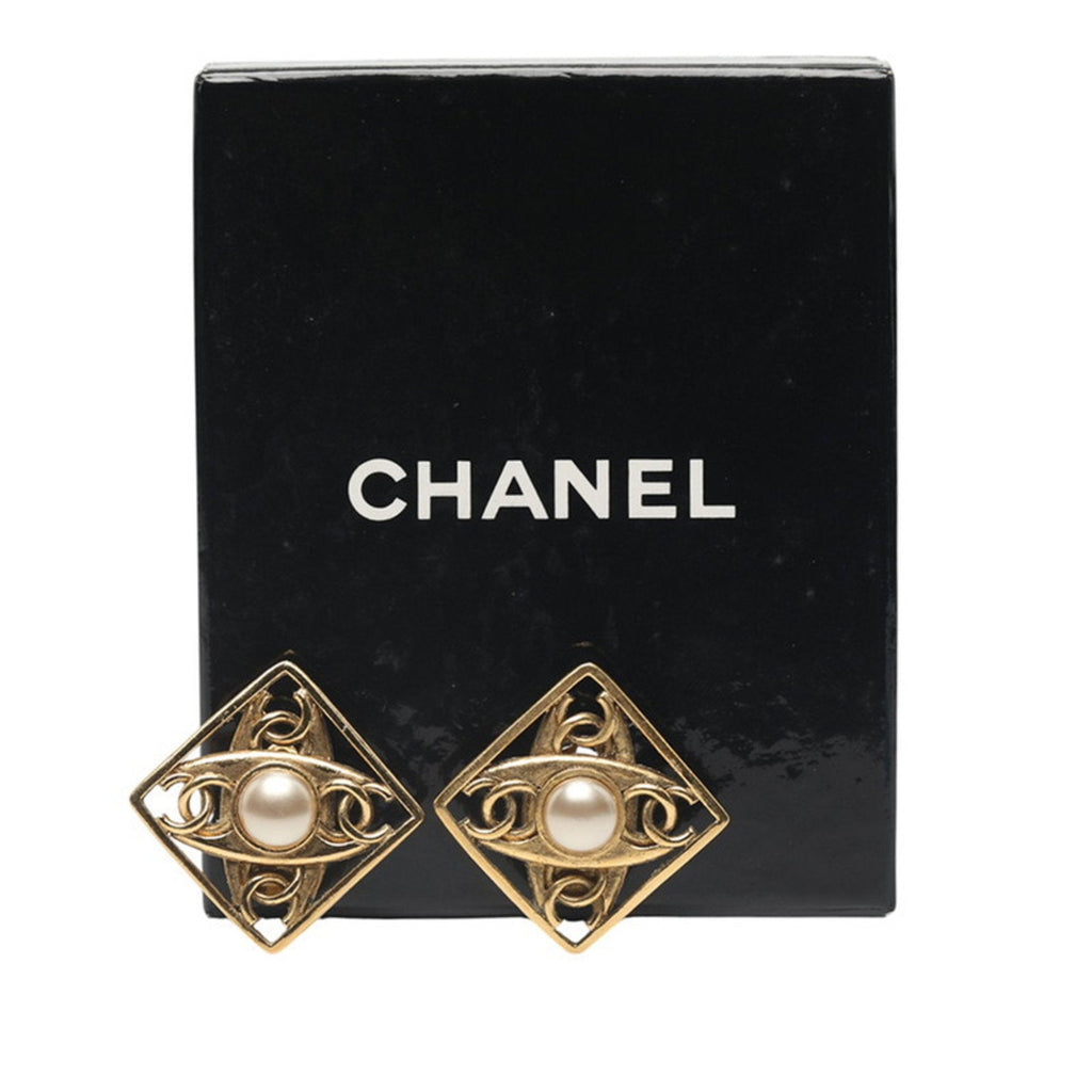 CC Logo Clip-On Earrings Metal Gold-Tone Metal